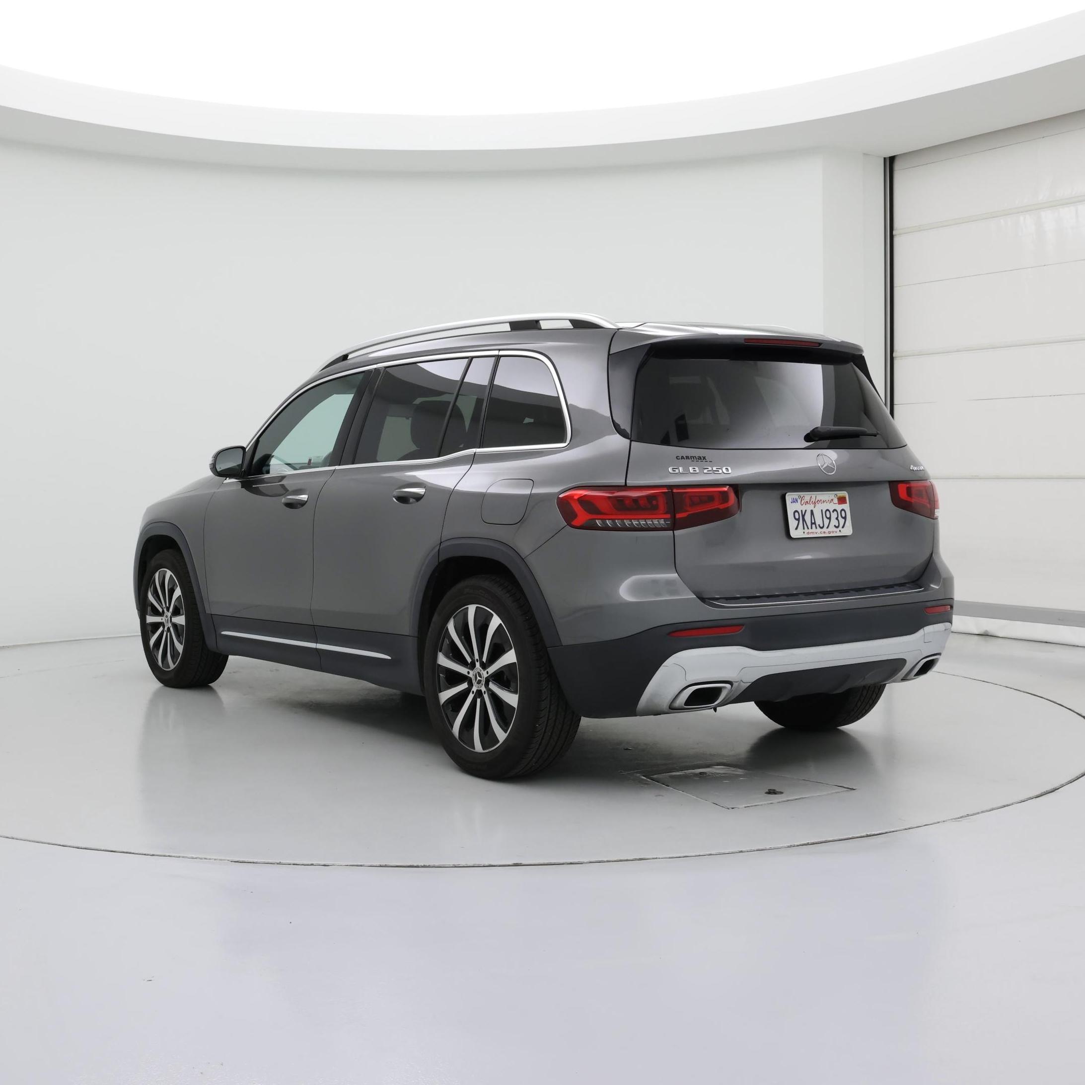 Thumbnail: 2021 Mercedes-Benz GLB - 2