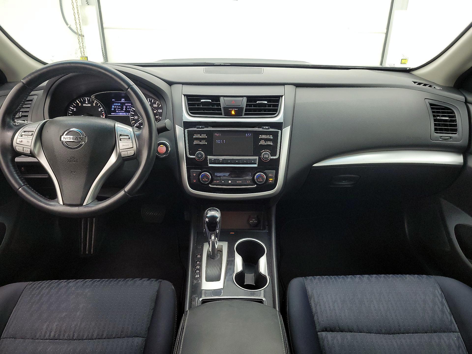 Thumbnail: 2018 Nissan Altima - 9