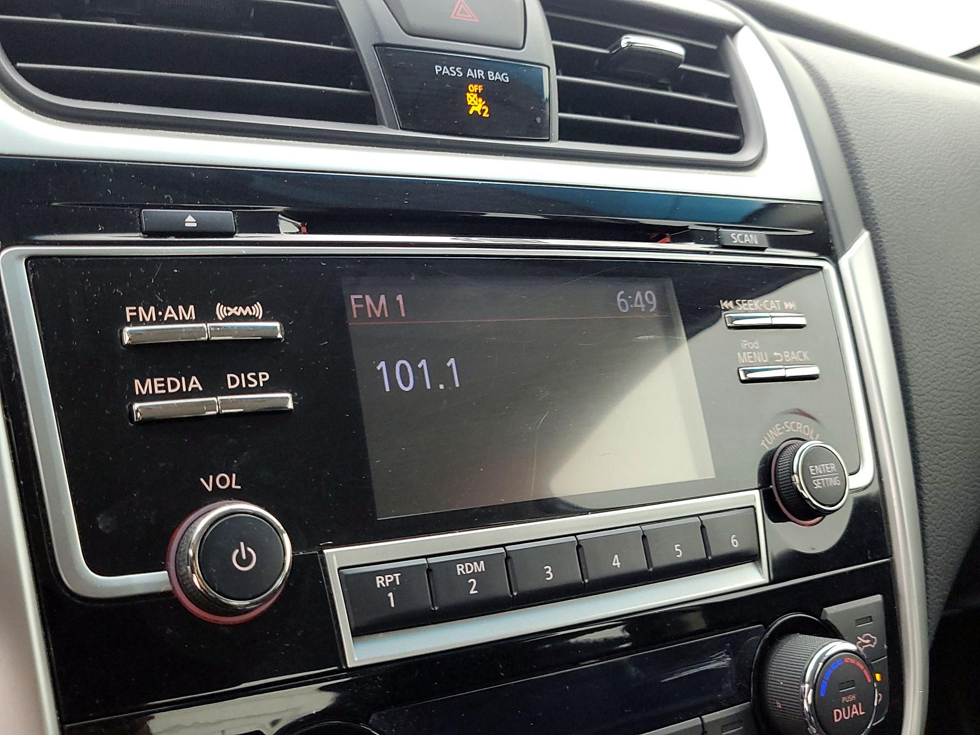 Thumbnail: 2018 Nissan Altima - 15