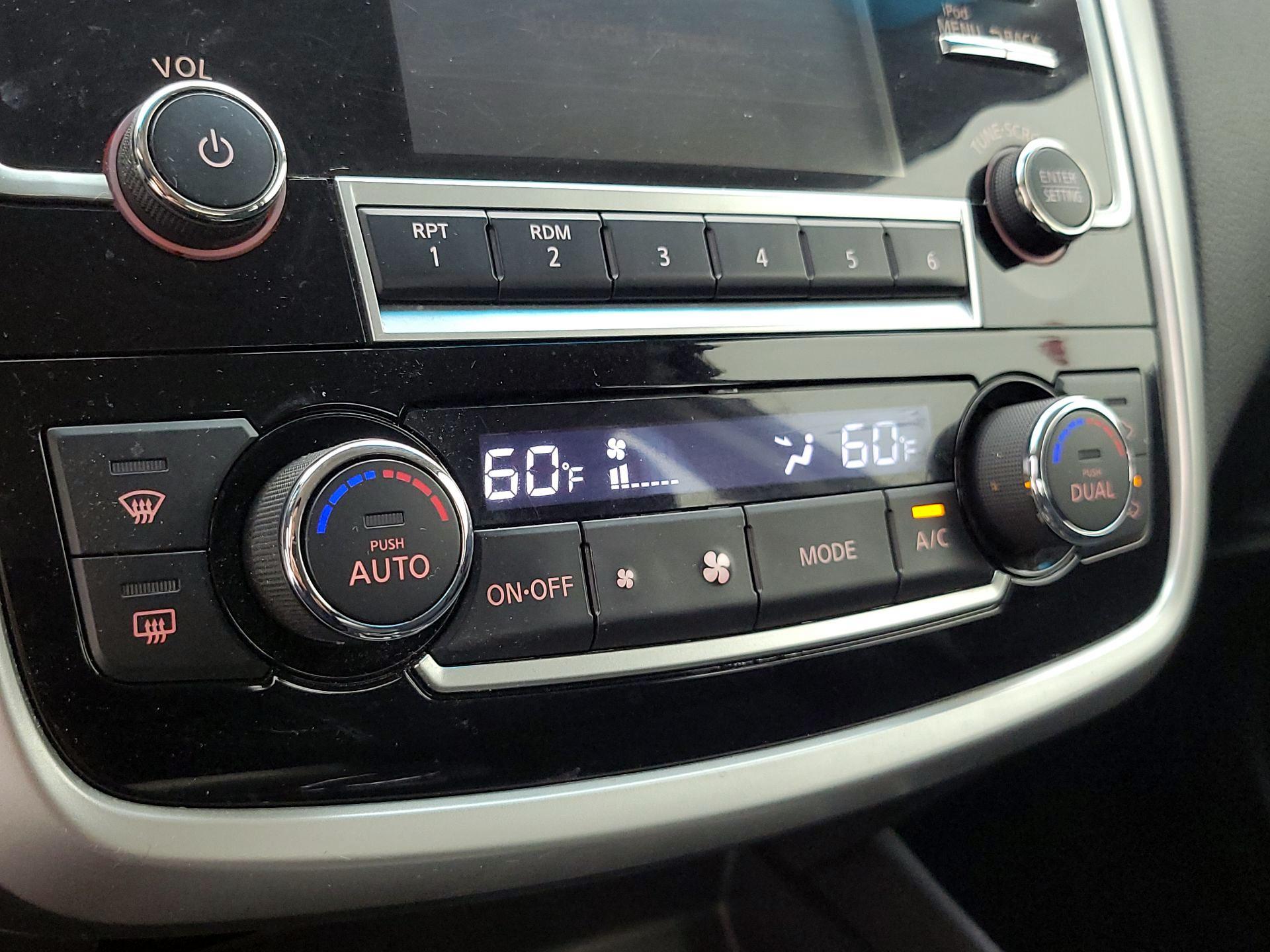 Thumbnail: 2018 Nissan Altima - 16