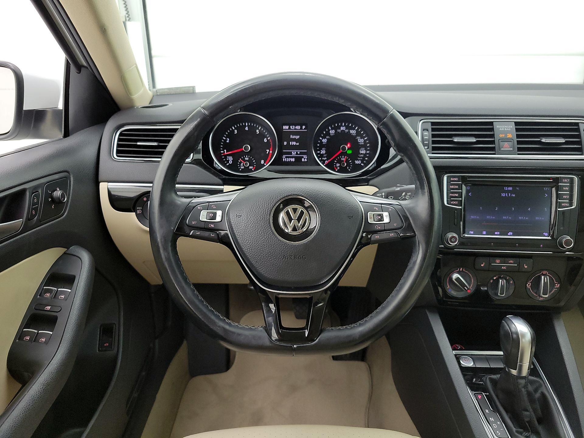 Thumbnail: 2016 Volkswagen Jetta - 10