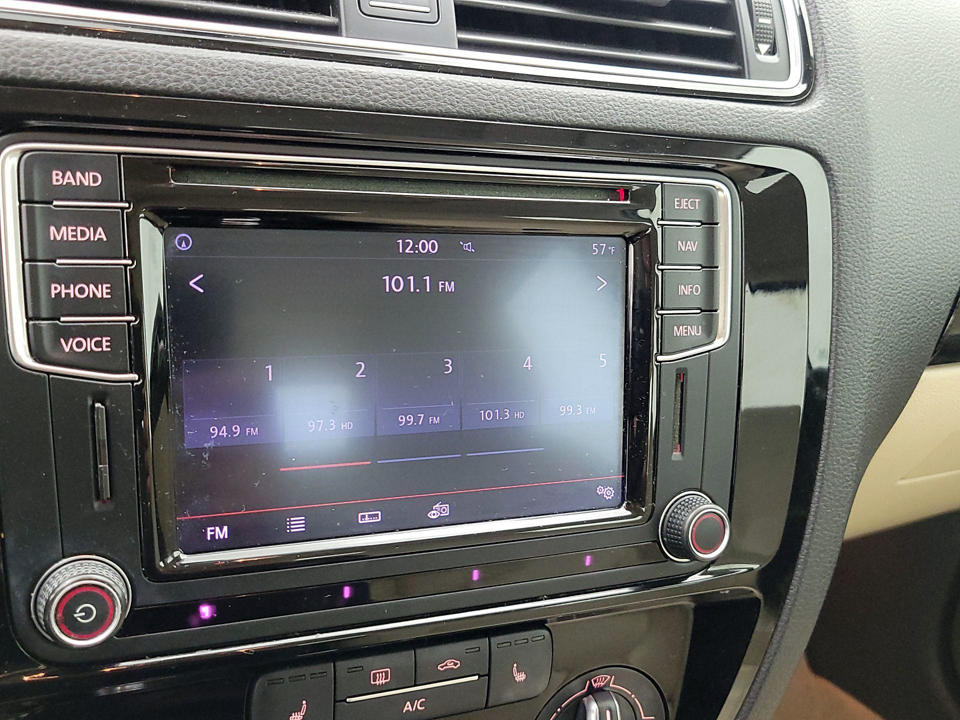 Thumbnail: 2016 Volkswagen Jetta - 15