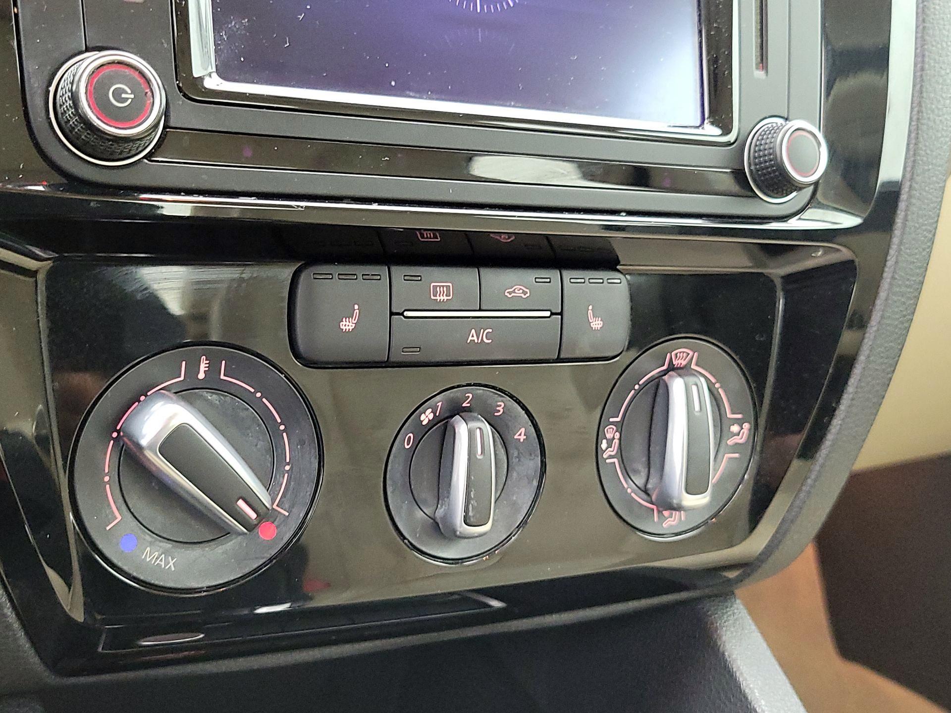 Thumbnail: 2016 Volkswagen Jetta - 16