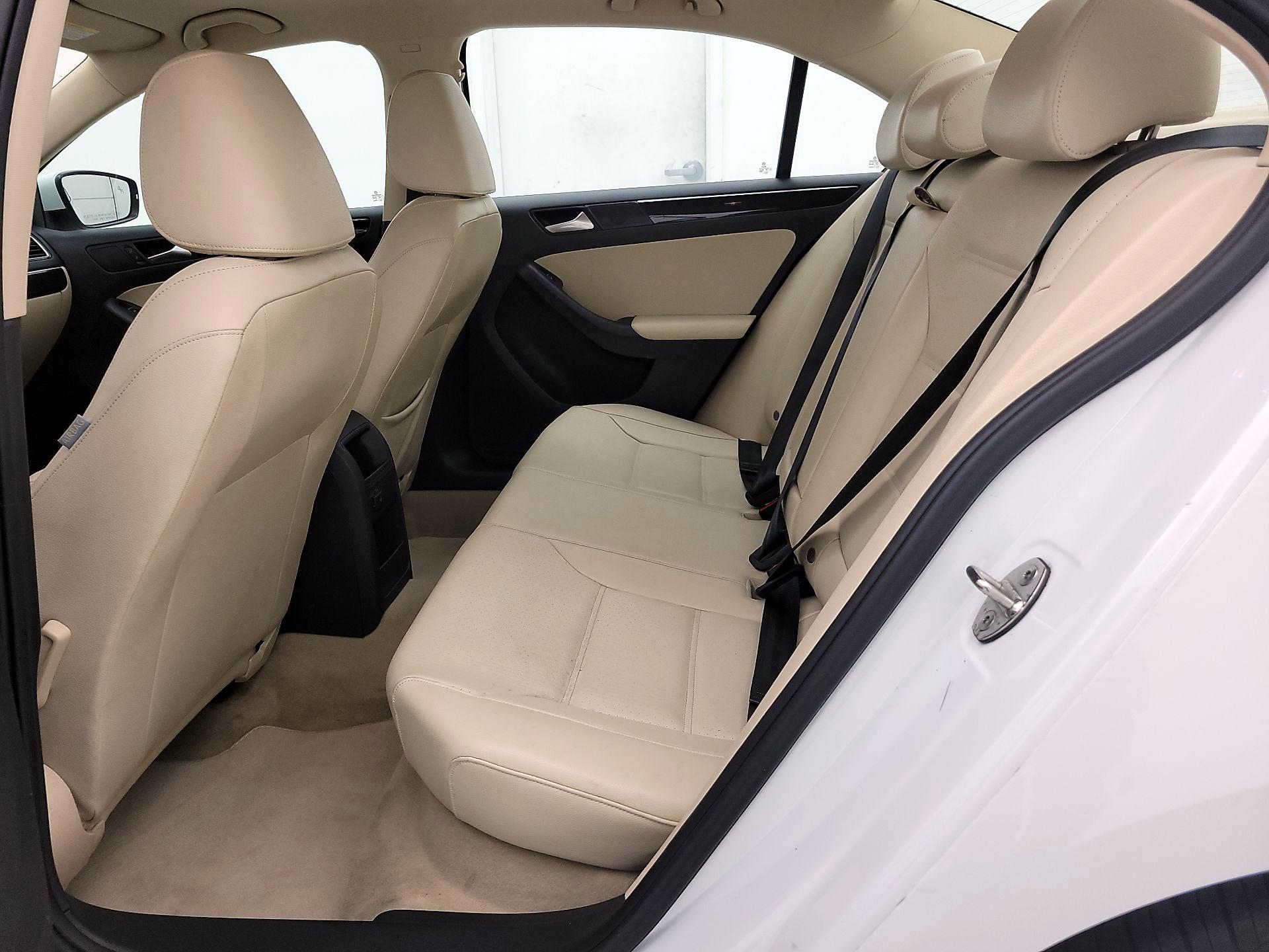 Thumbnail: 2016 Volkswagen Jetta - 19