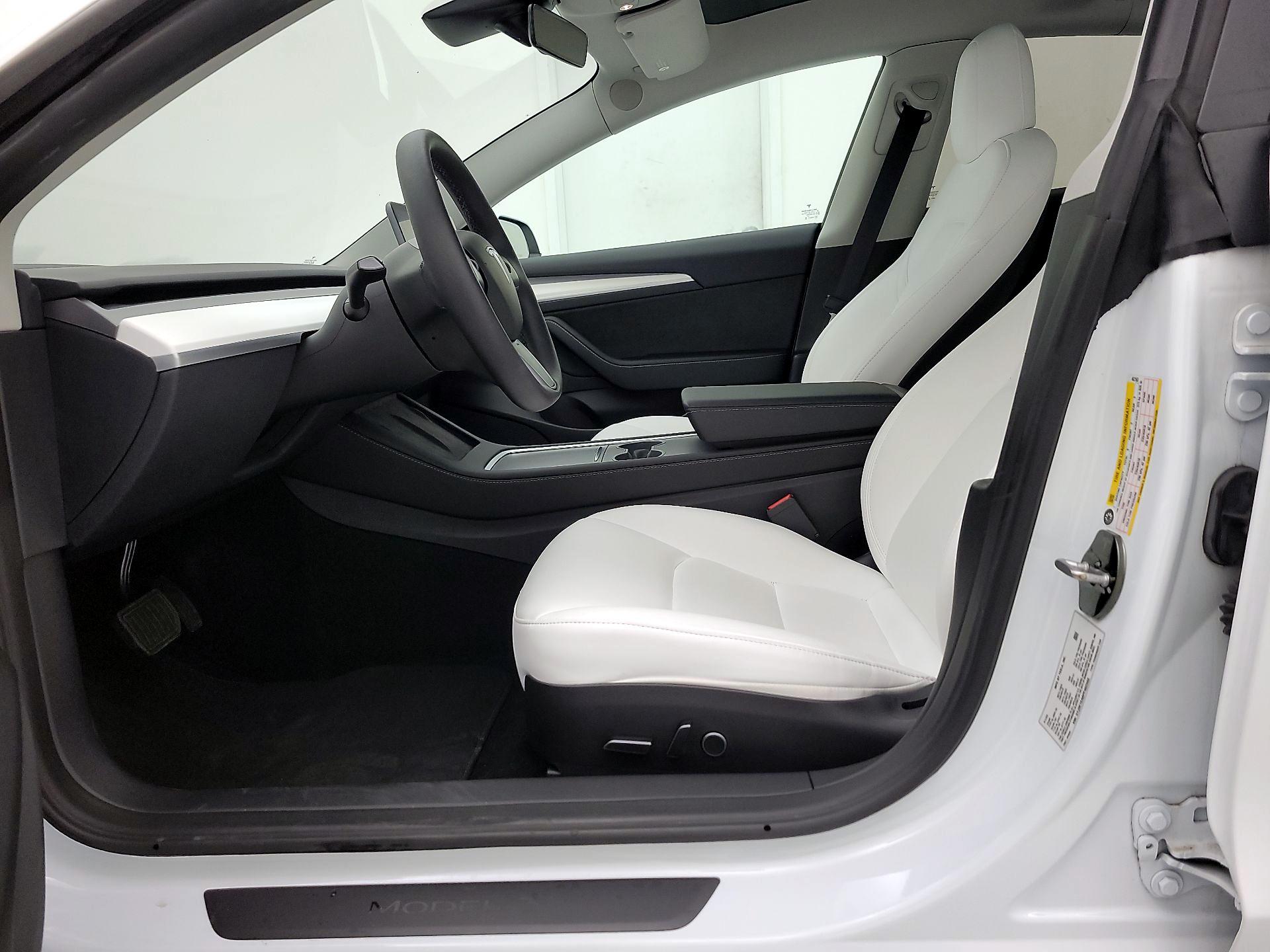 Thumbnail: 2023 Tesla Model 3 - 11