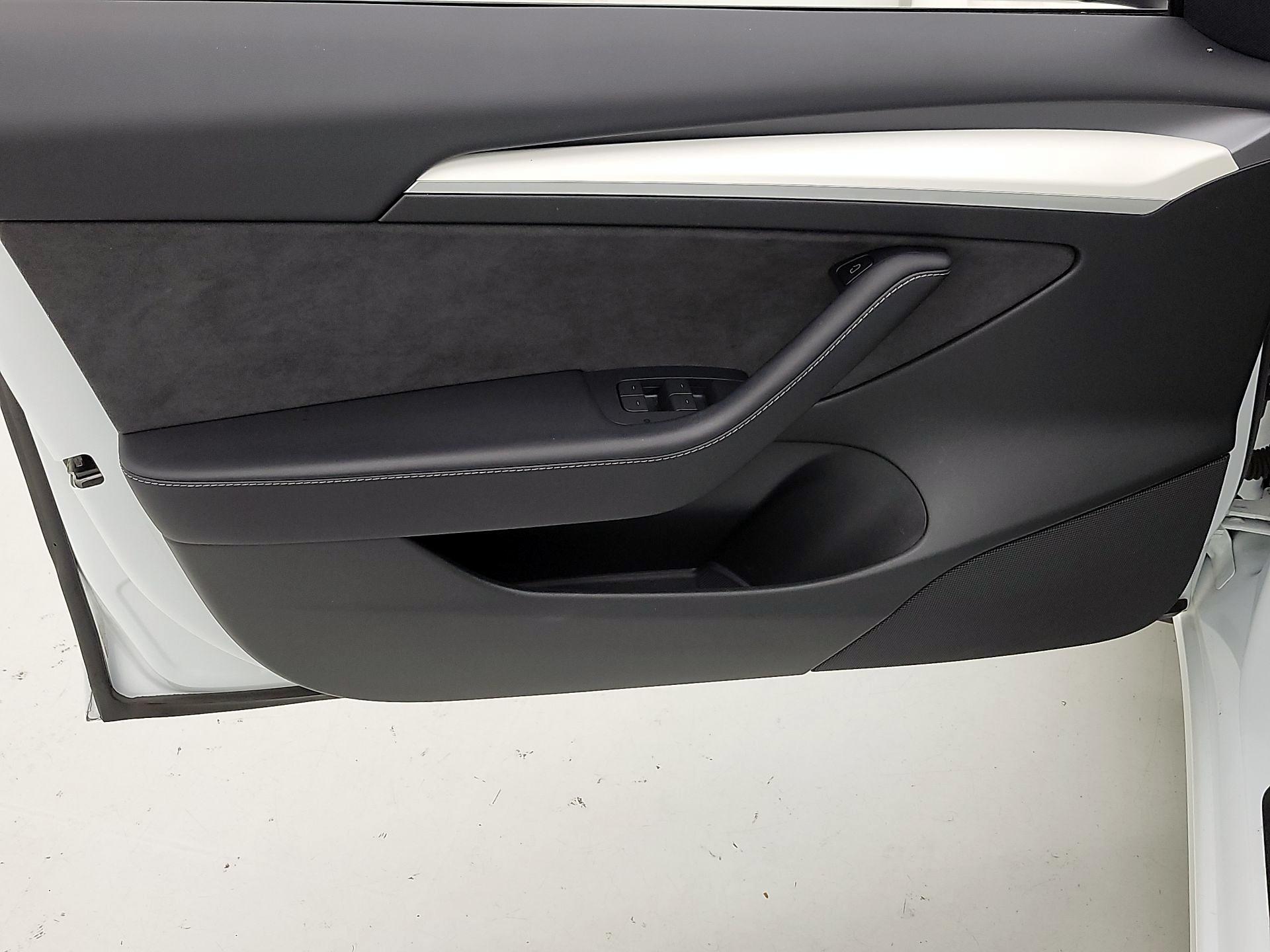 Thumbnail: 2023 Tesla Model 3 - 12