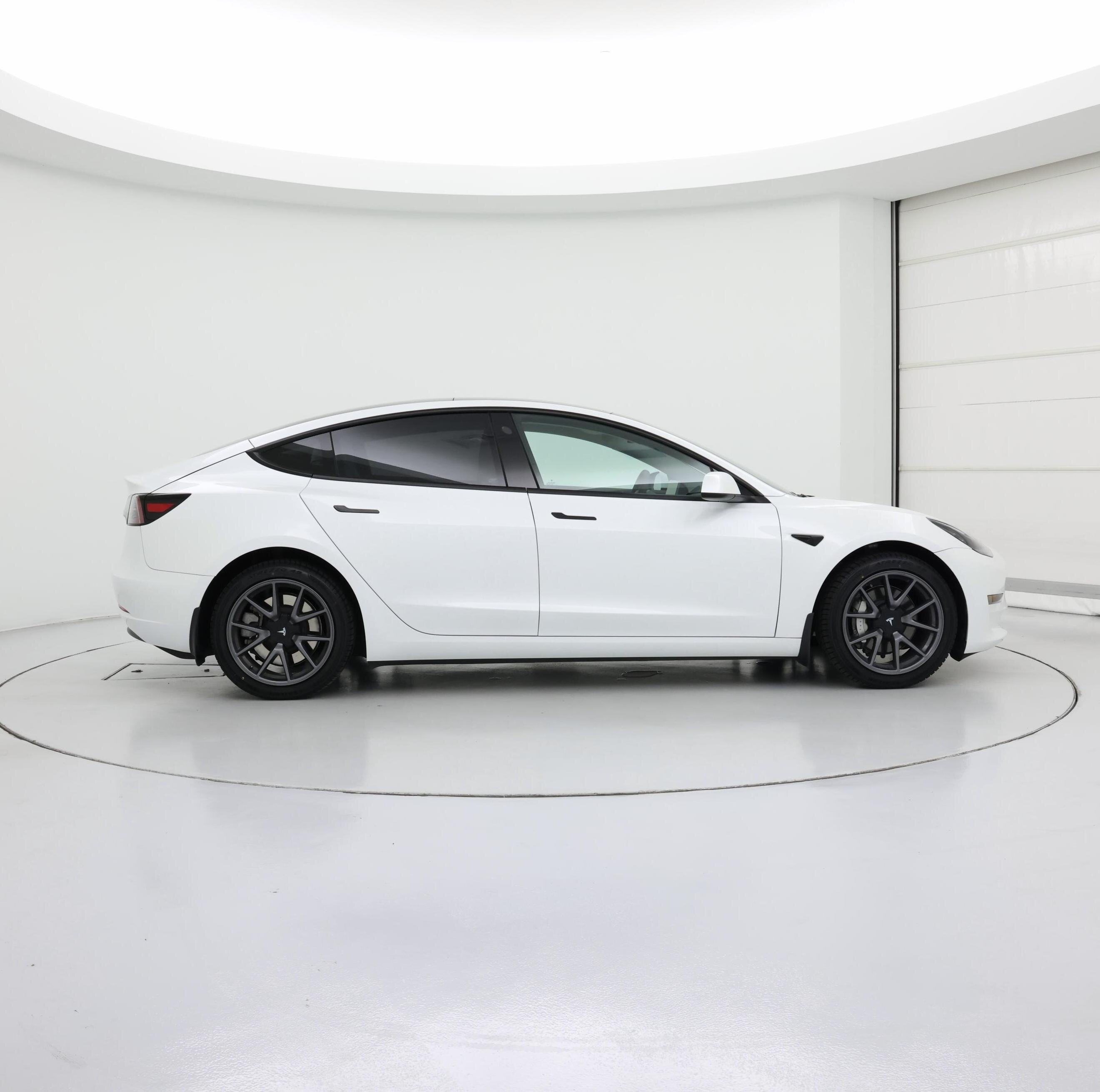 Thumbnail: 2023 Tesla Model 3 - 7