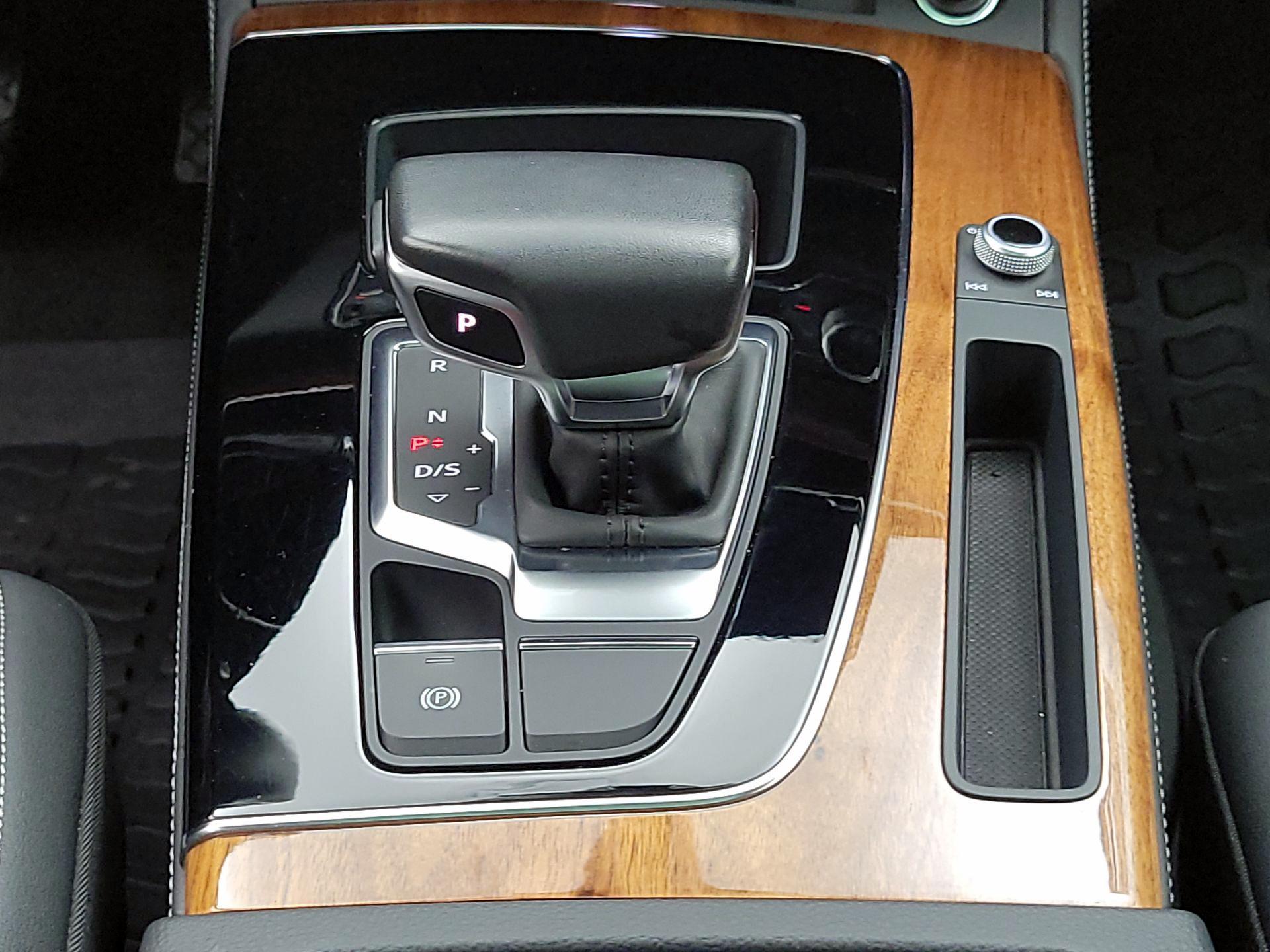 Thumbnail: 2023 Audi Q5 - 17