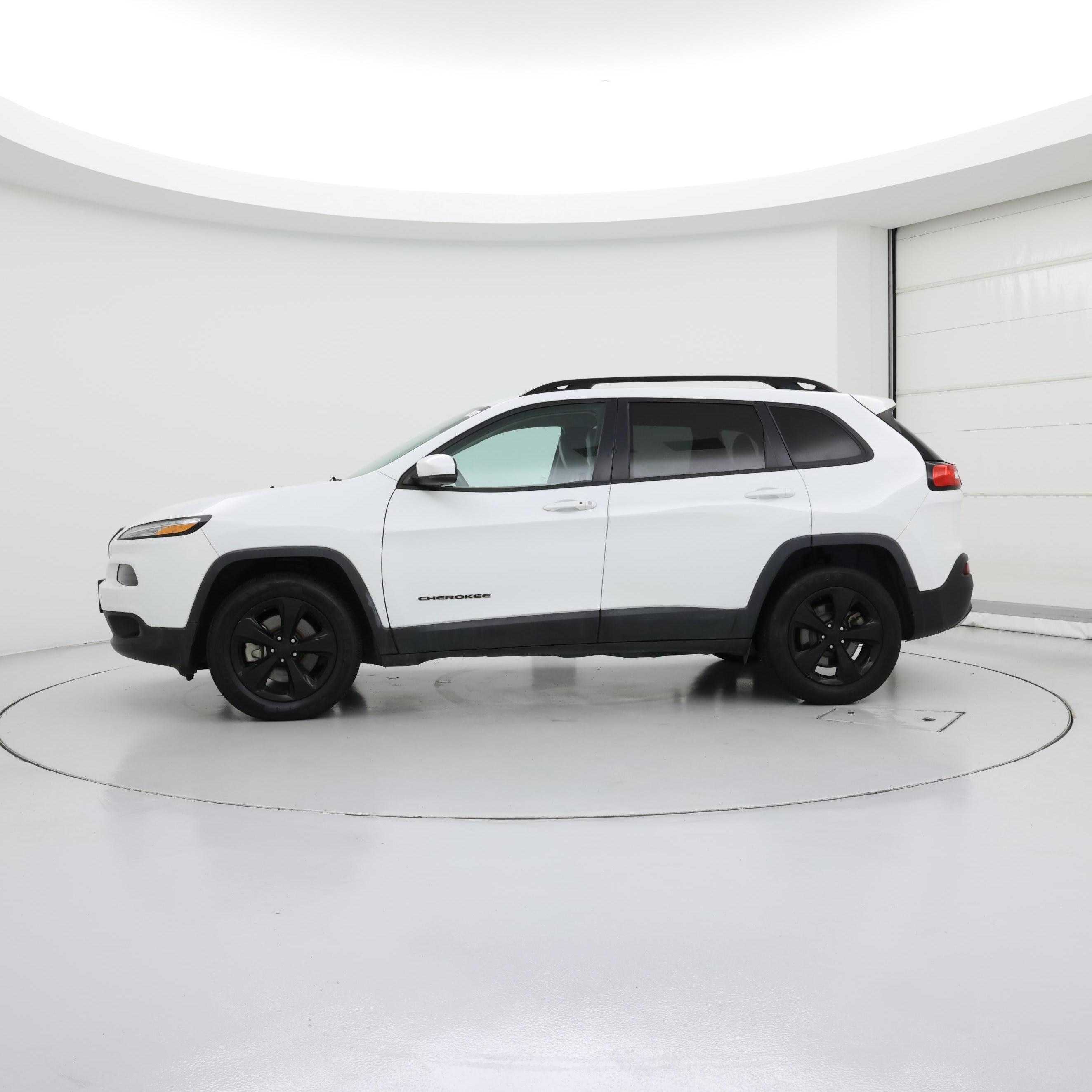 Thumbnail: 2017 Jeep Cherokee - 3