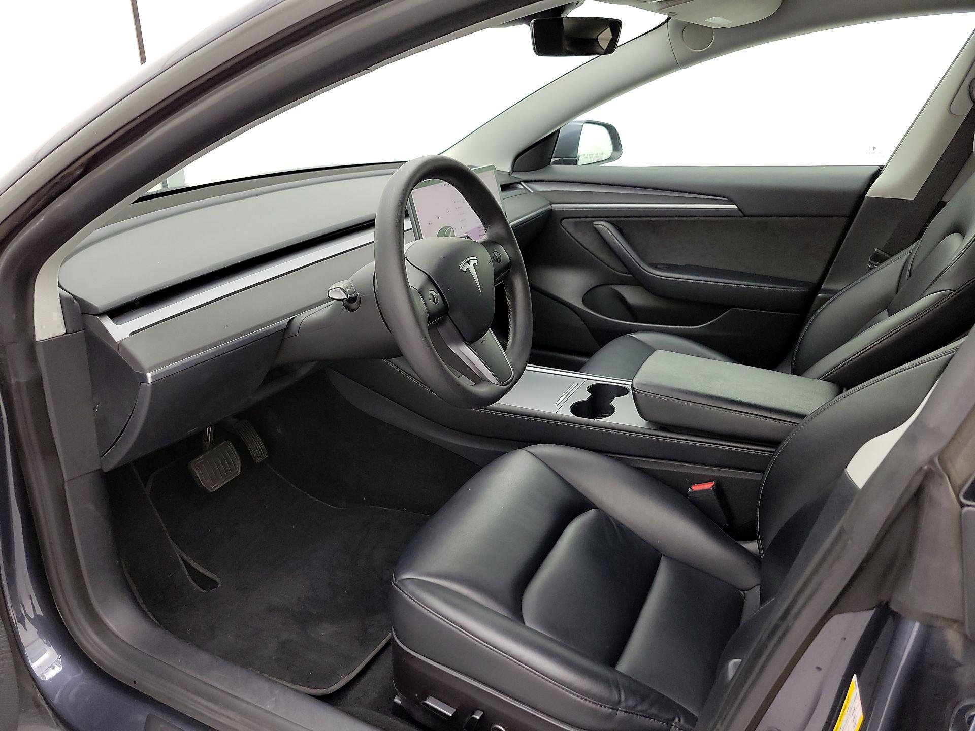 Thumbnail: 2022 Tesla Model 3 - 11