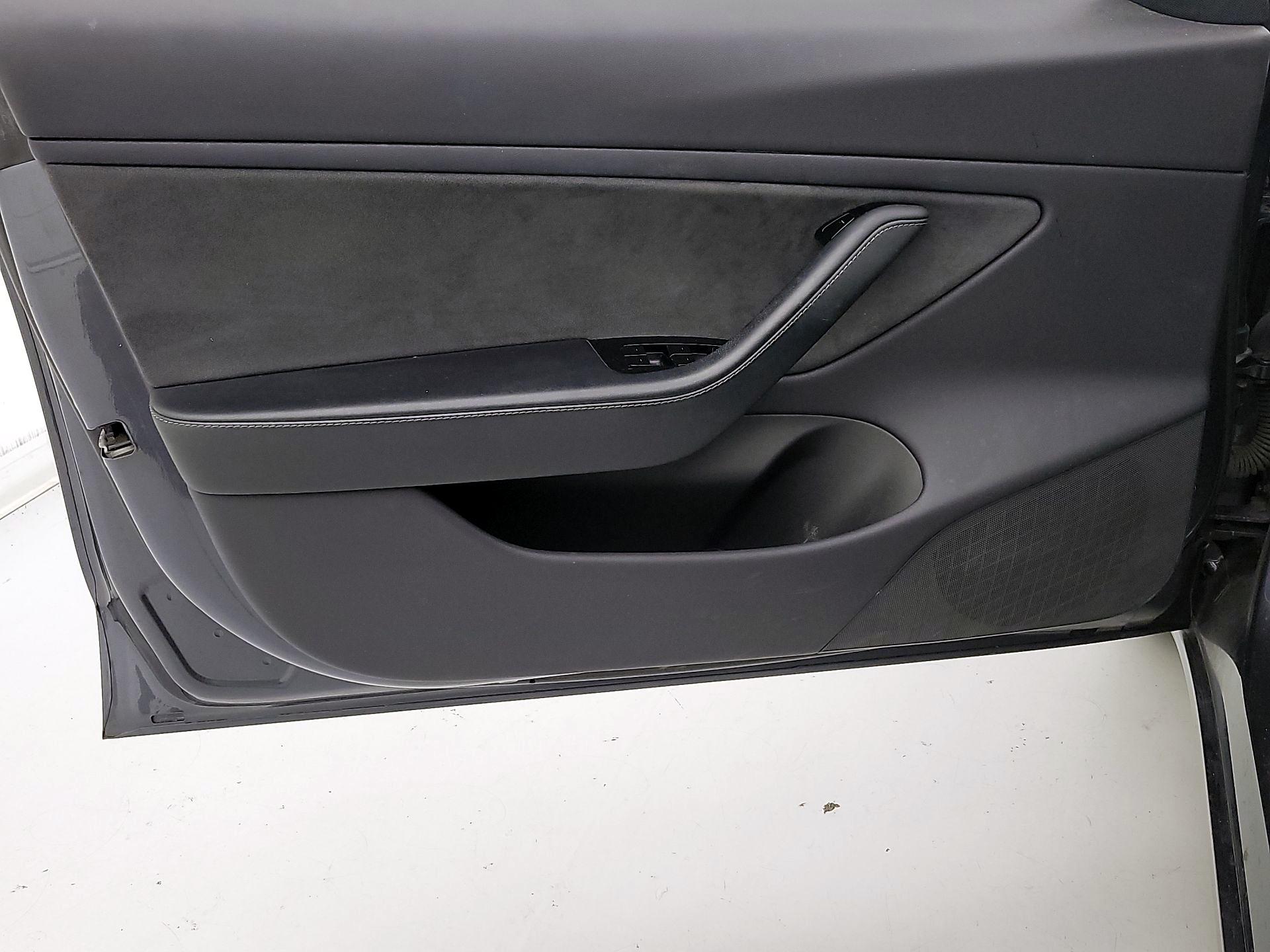 Thumbnail: 2019 Tesla Model 3 - 12