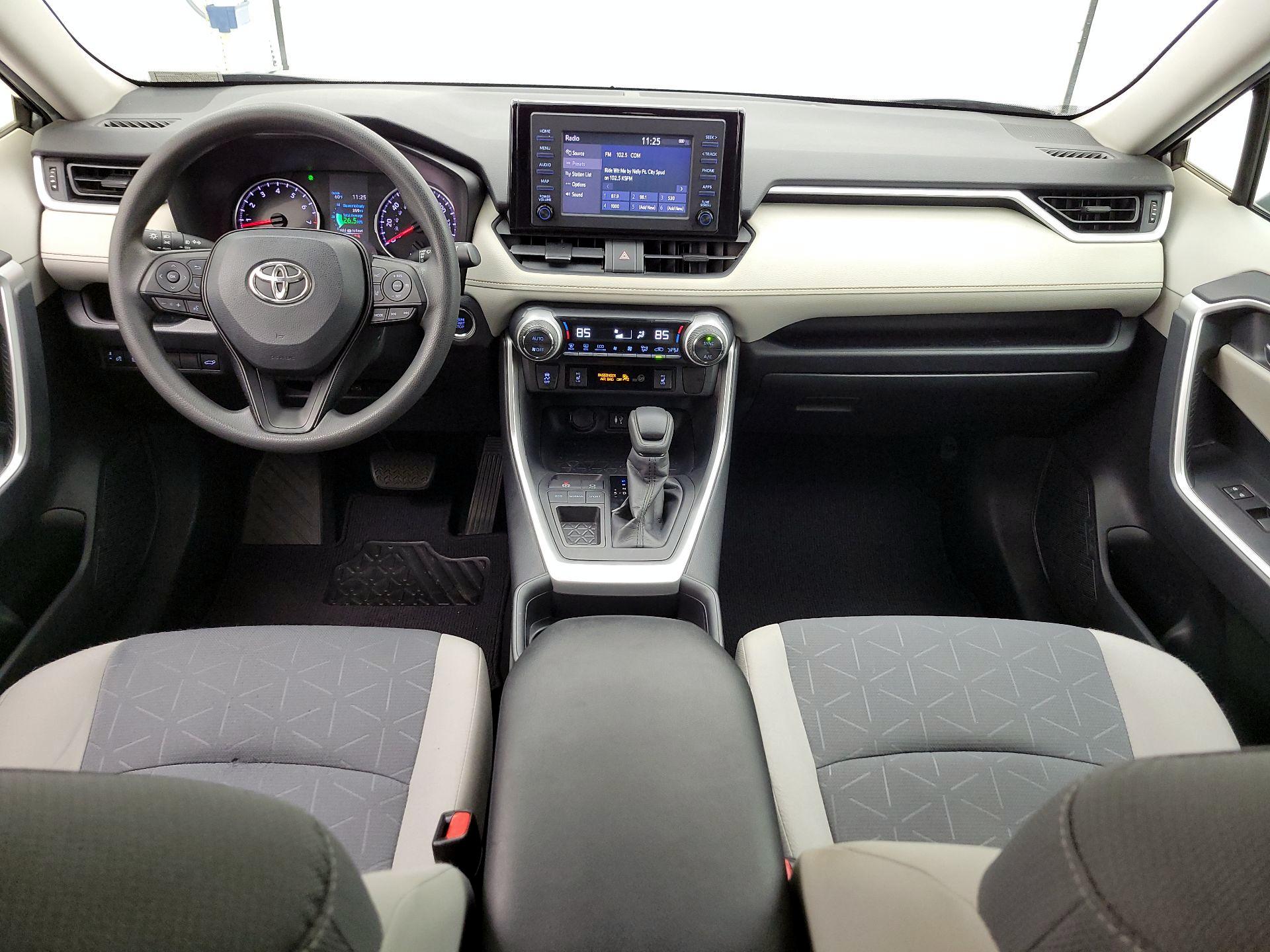 Thumbnail: 2019 Toyota RAV4 - 9