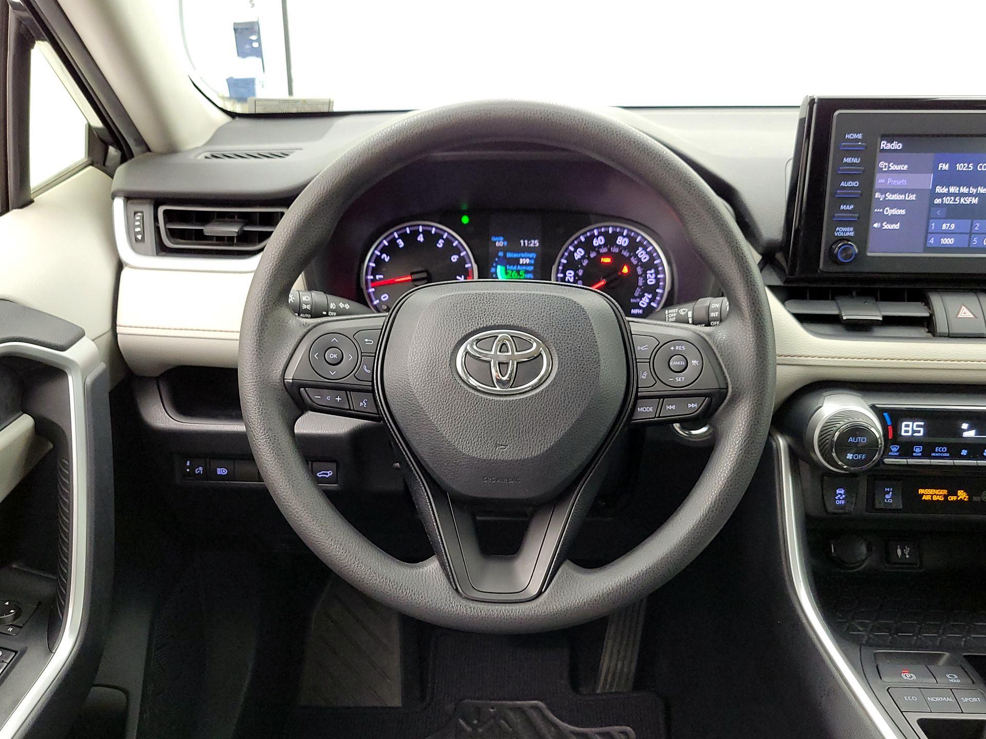 Thumbnail: 2019 Toyota RAV4 - 10