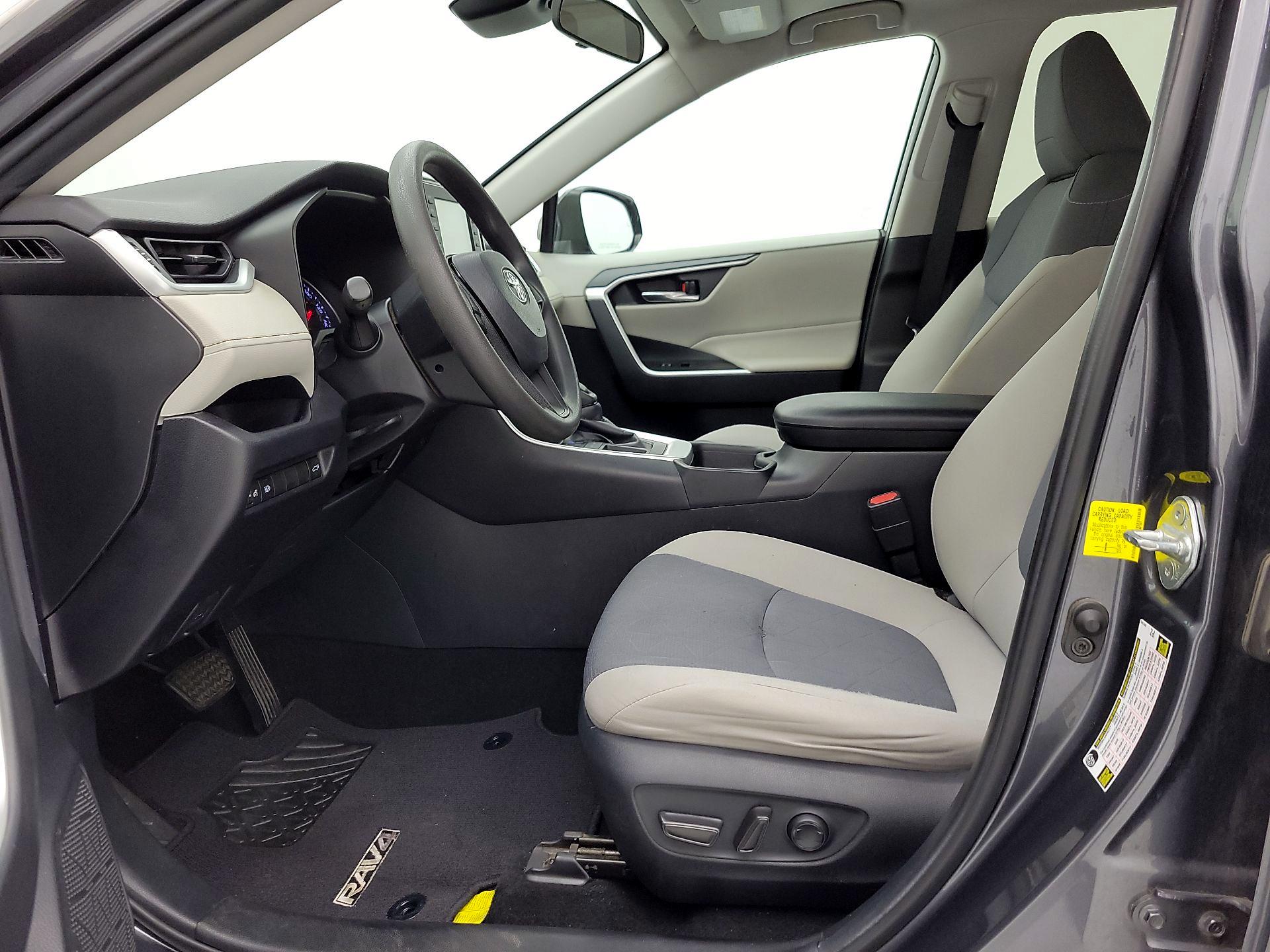 Thumbnail: 2019 Toyota RAV4 - 11