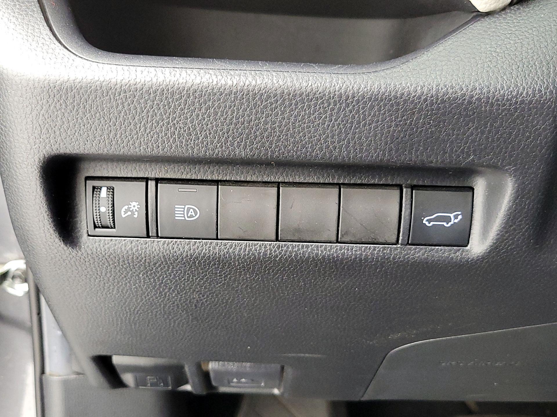 Thumbnail: 2019 Toyota RAV4 - 13