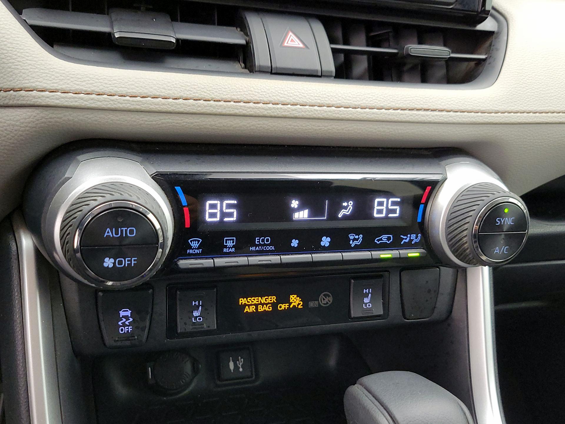 Thumbnail: 2019 Toyota RAV4 - 16