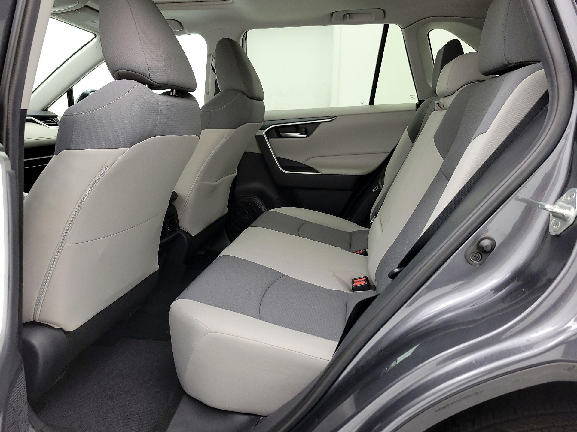 Thumbnail: 2019 Toyota RAV4 - 19