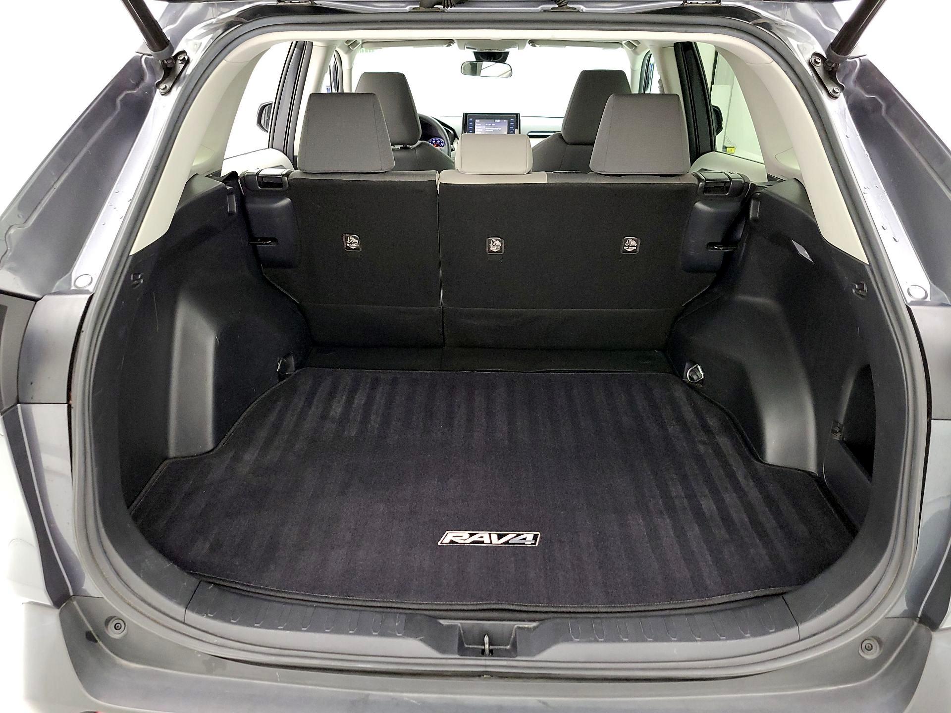 Thumbnail: 2019 Toyota RAV4 - 20