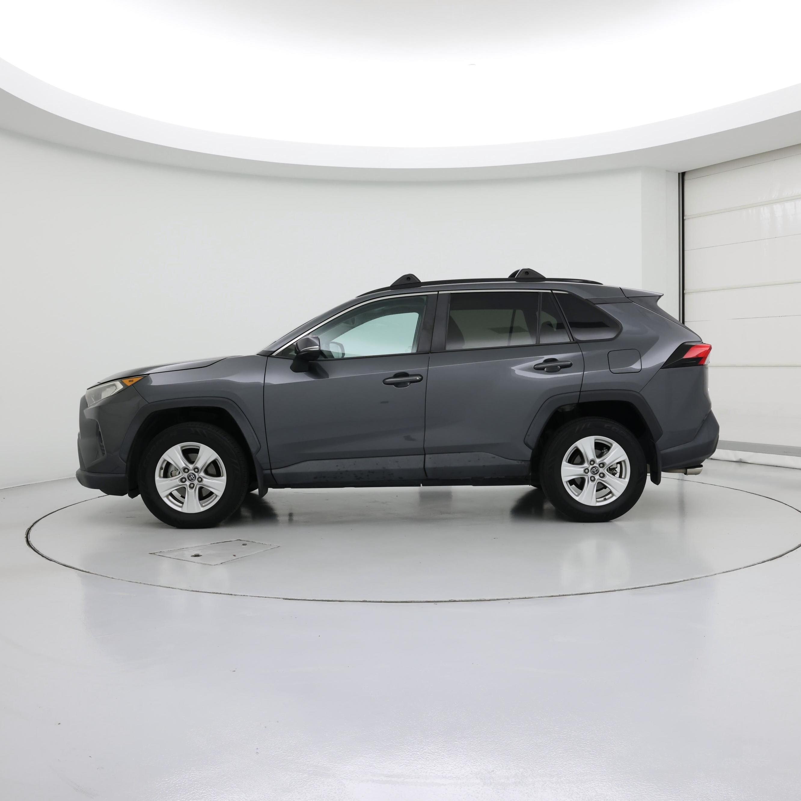 Thumbnail: 2019 Toyota RAV4 - 3