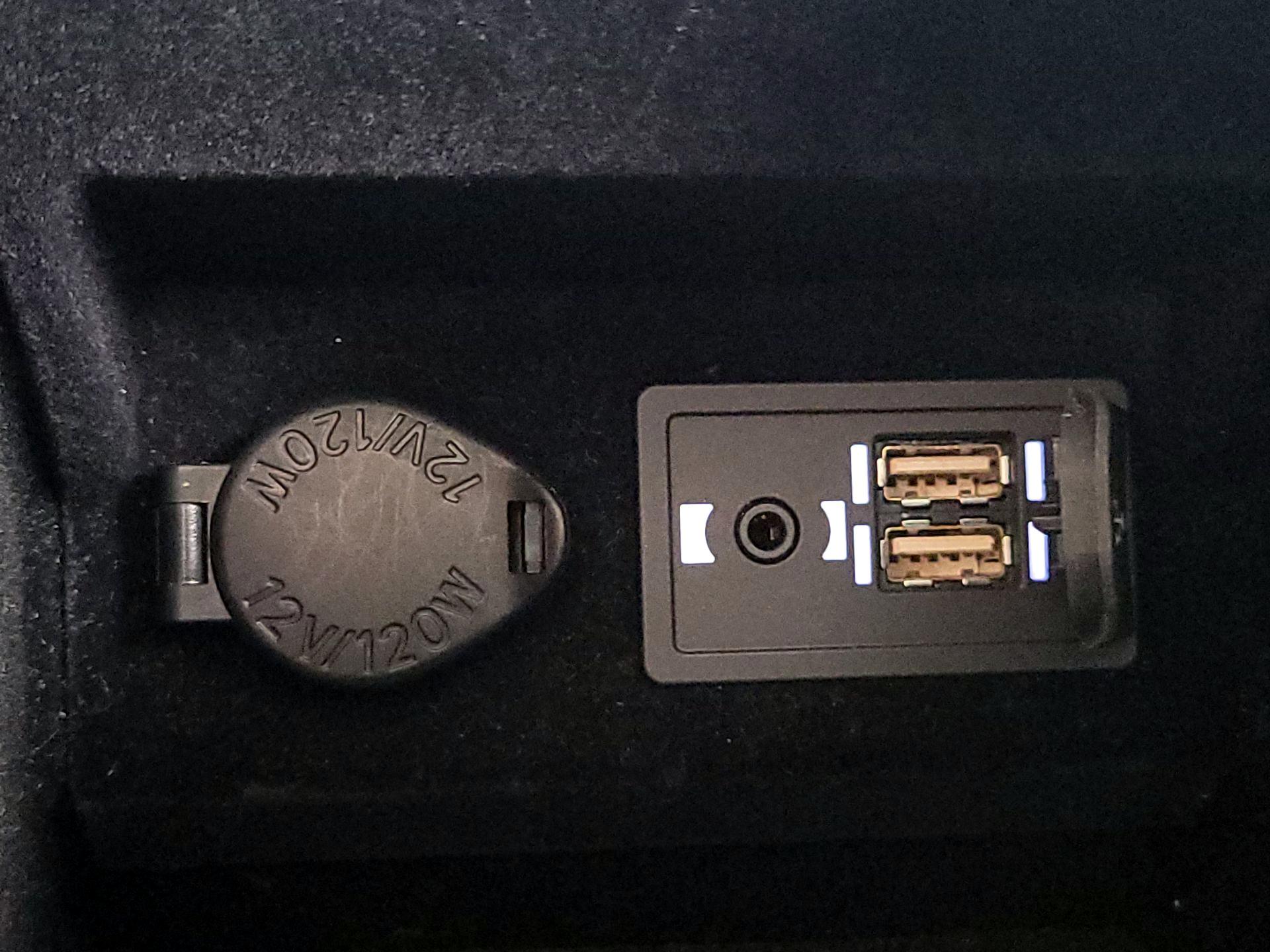 Thumbnail: 2015 Lexus ES - 19