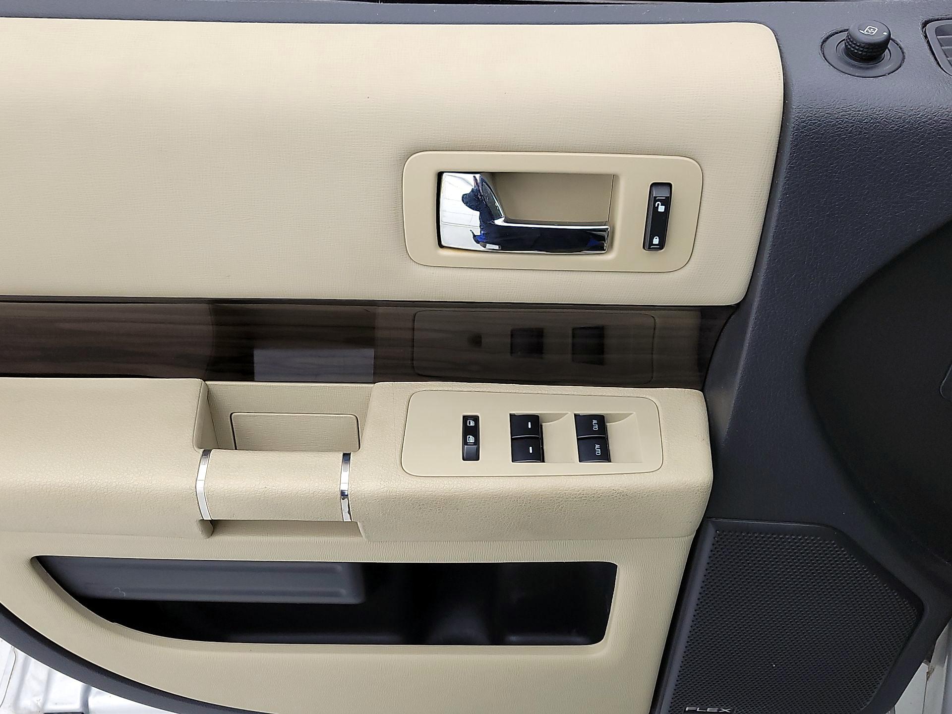 Thumbnail: 2016 Ford Flex - 12