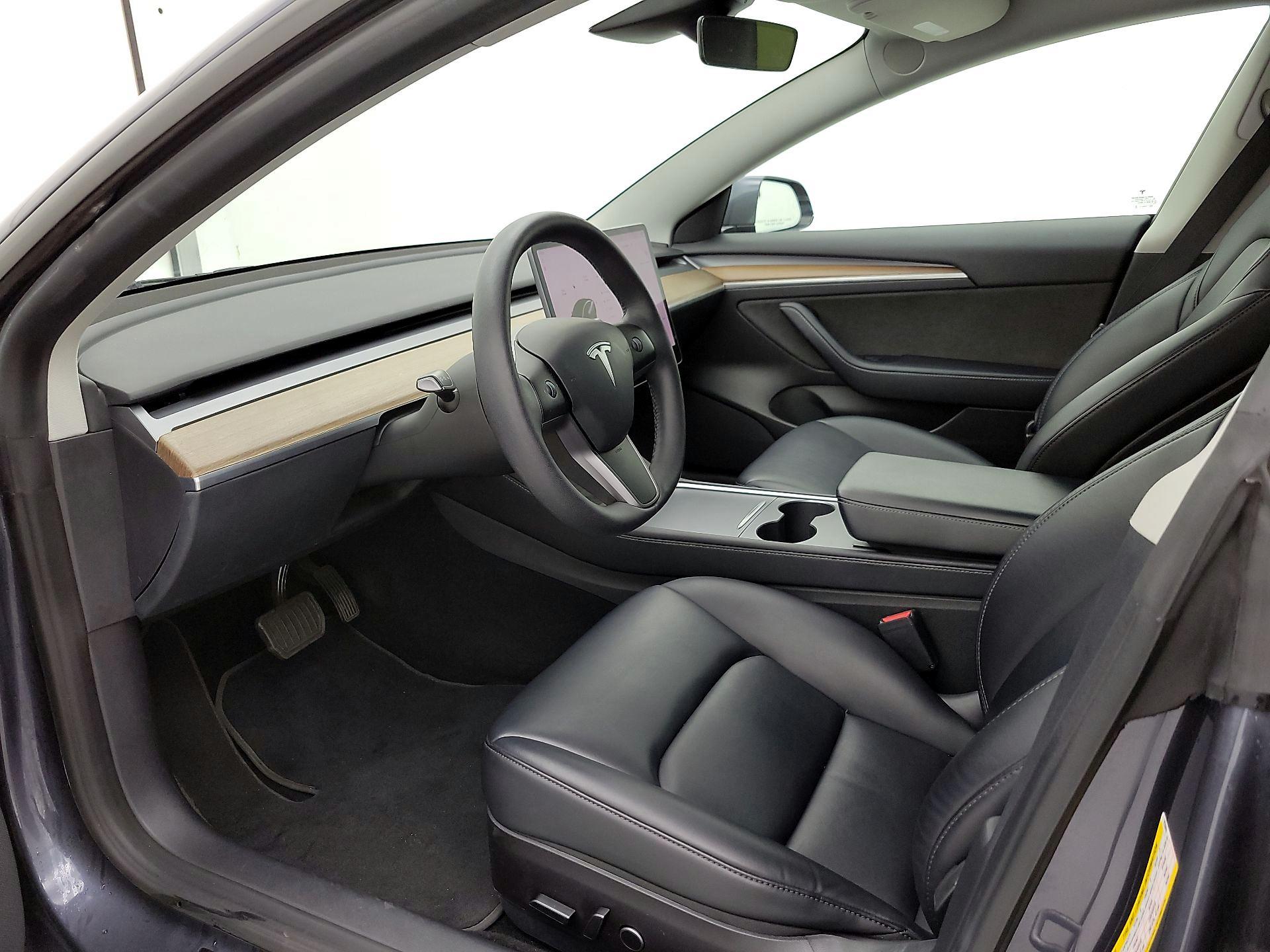 Thumbnail: 2022 Tesla Model 3 - 11