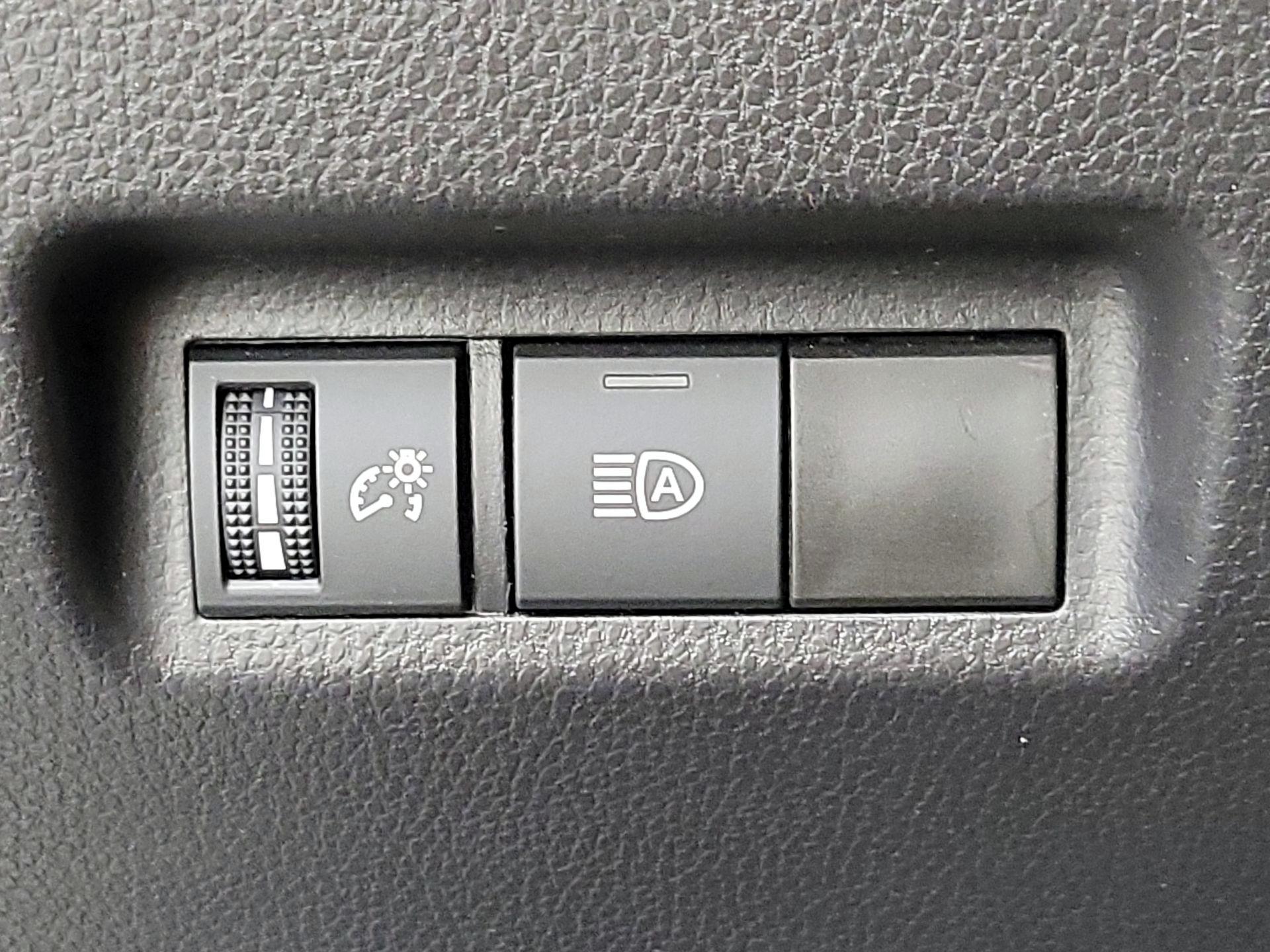 Thumbnail: 2025 Toyota RAV4 - 13