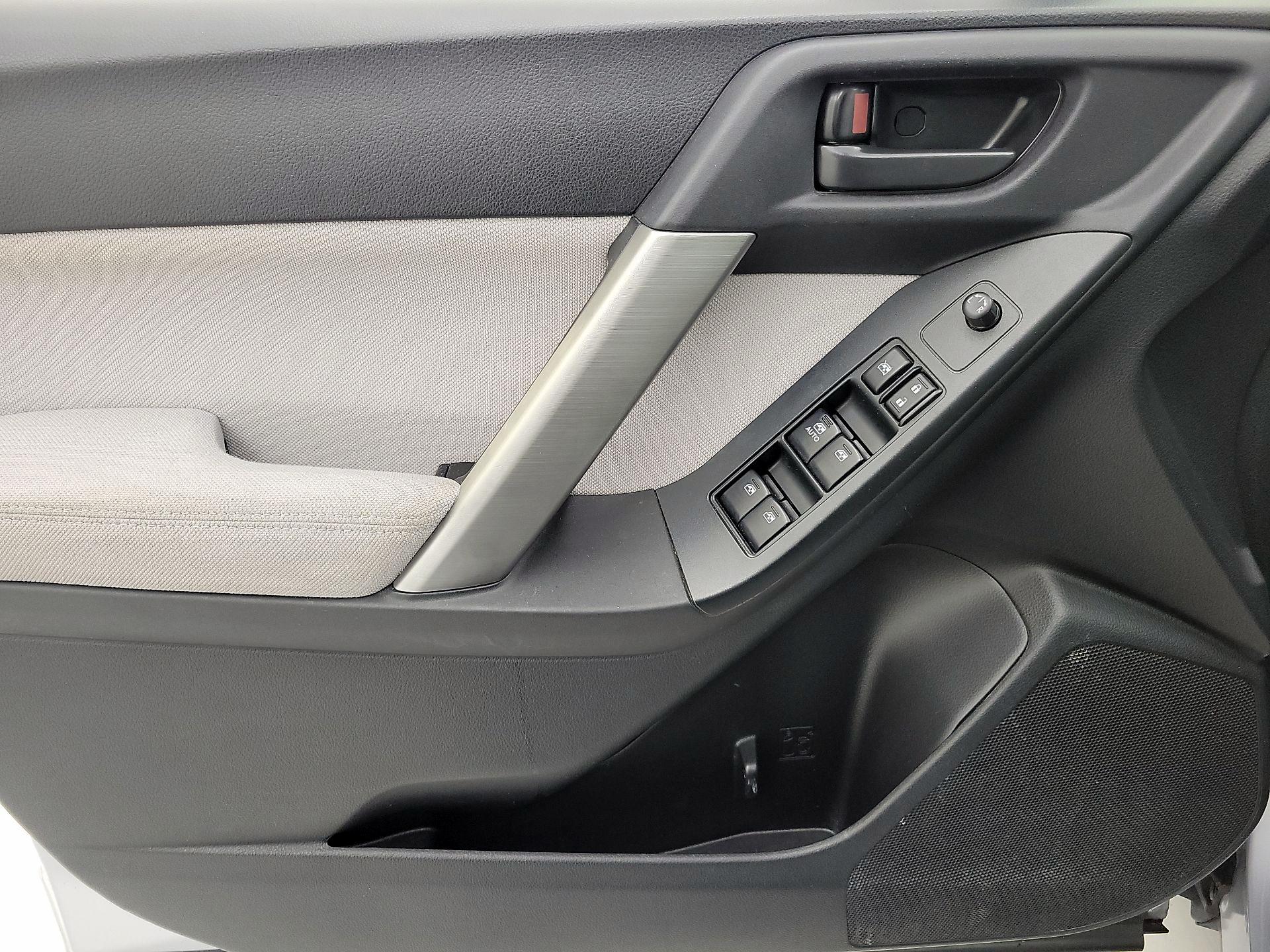 Thumbnail: 2015 Subaru Forester - 12