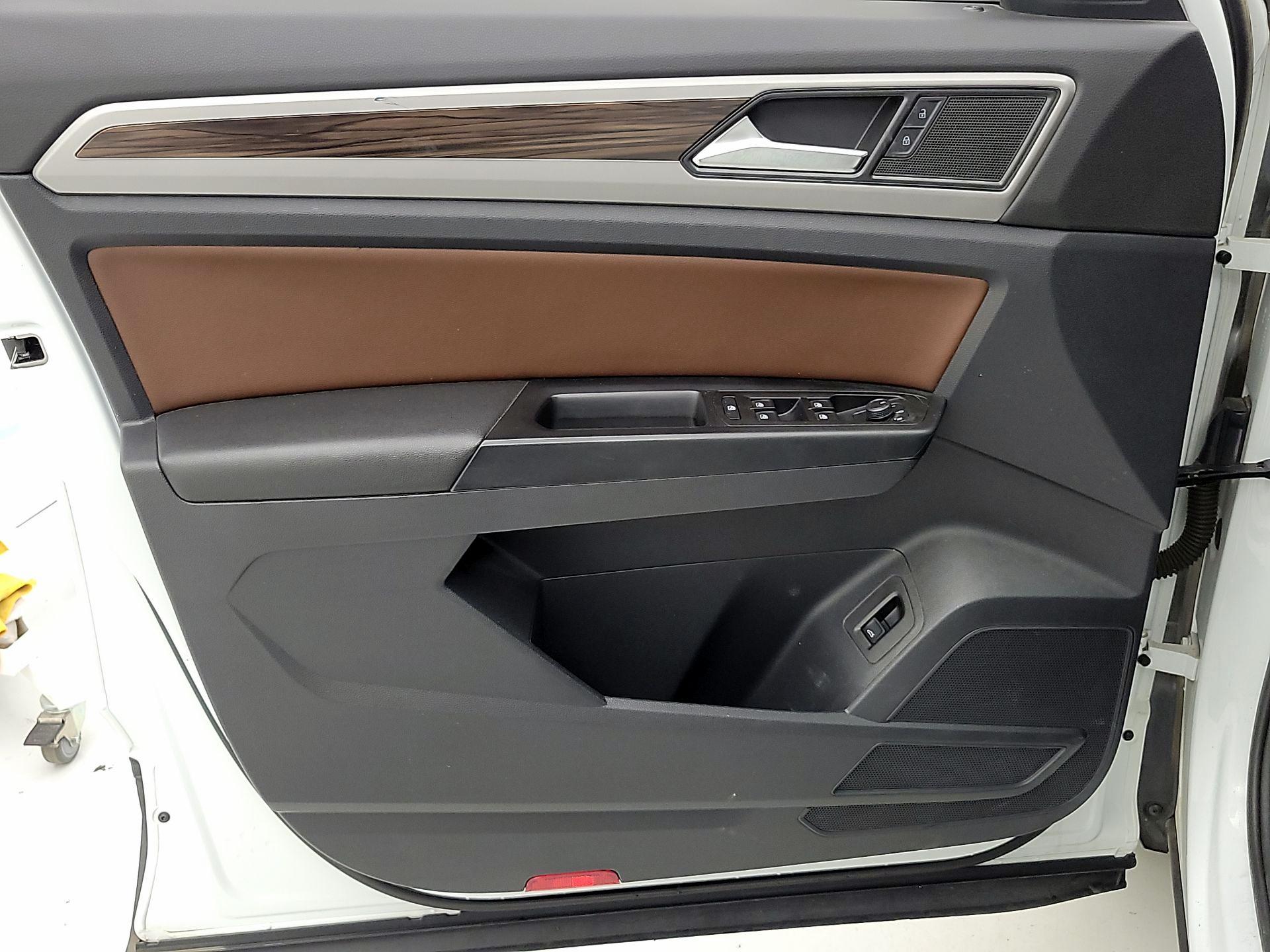 Thumbnail: 2021 Volkswagen Atlas - 12