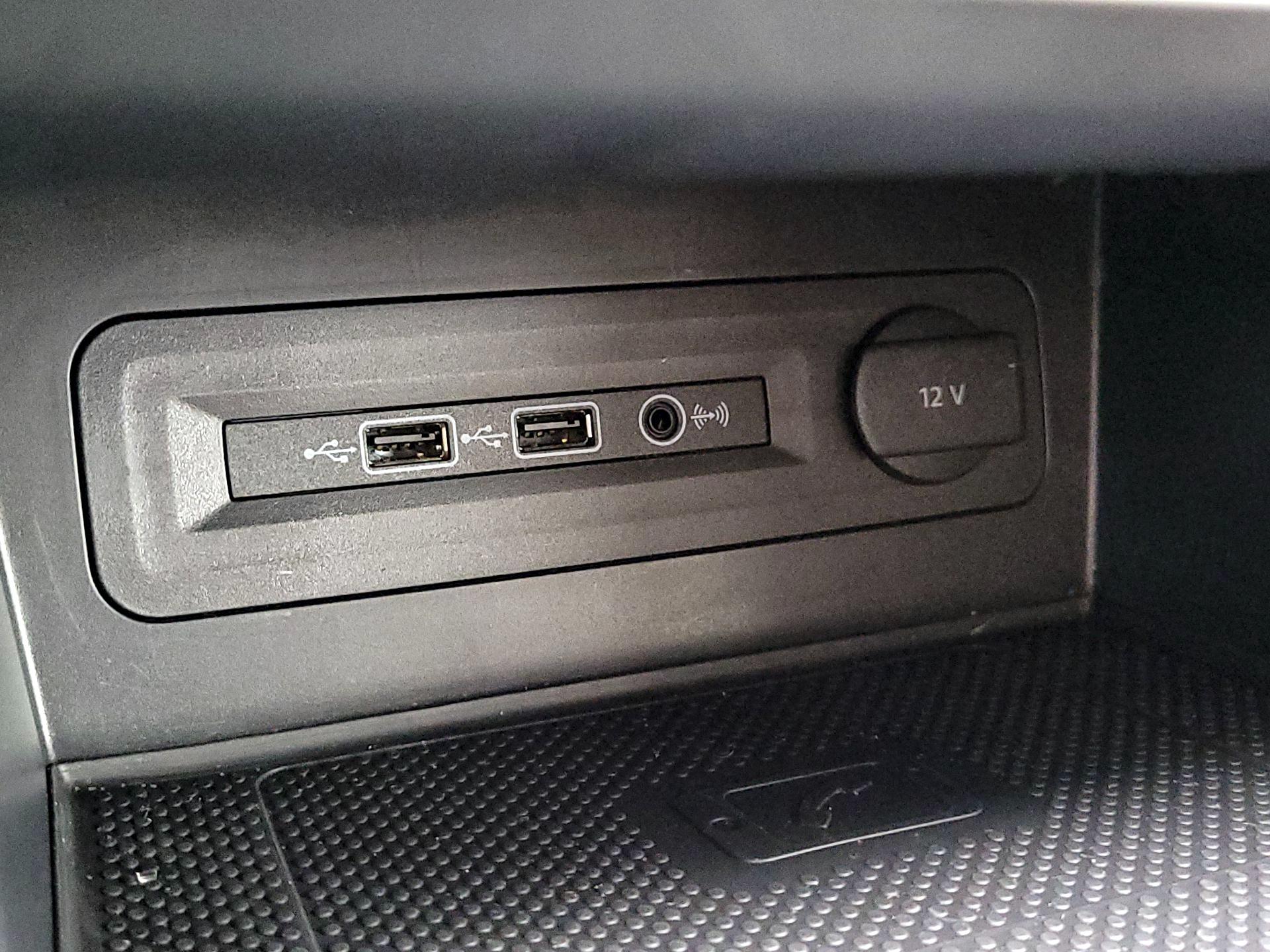 Thumbnail: 2021 Volkswagen Atlas - 18