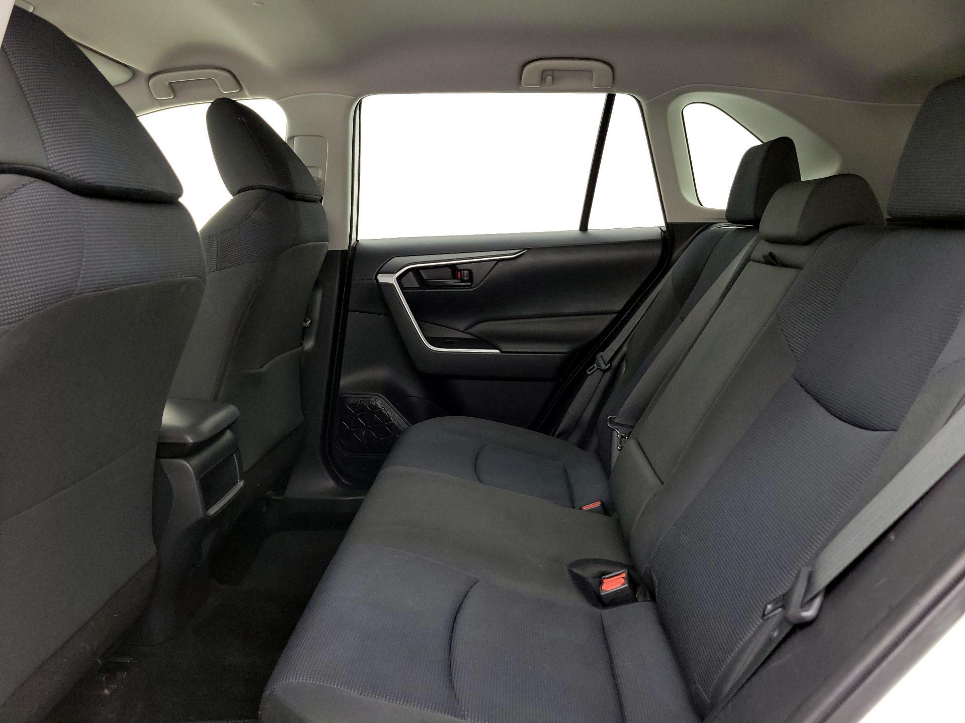 Thumbnail: 2019 Toyota RAV4 - 19