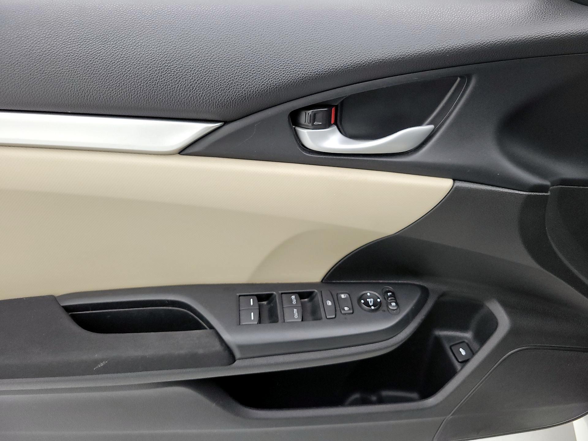 Thumbnail: 2017 Honda Civic - 12