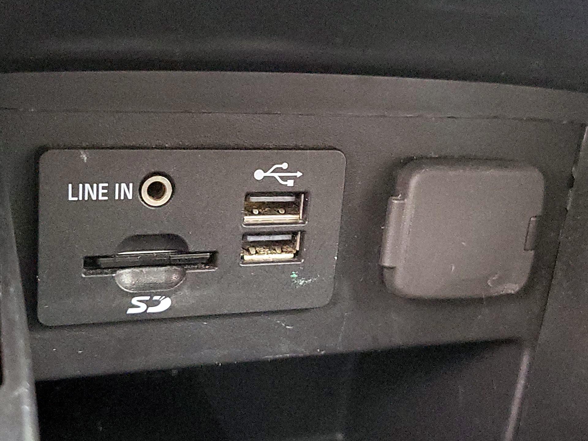 Thumbnail: 2014 Ford Explorer - 19