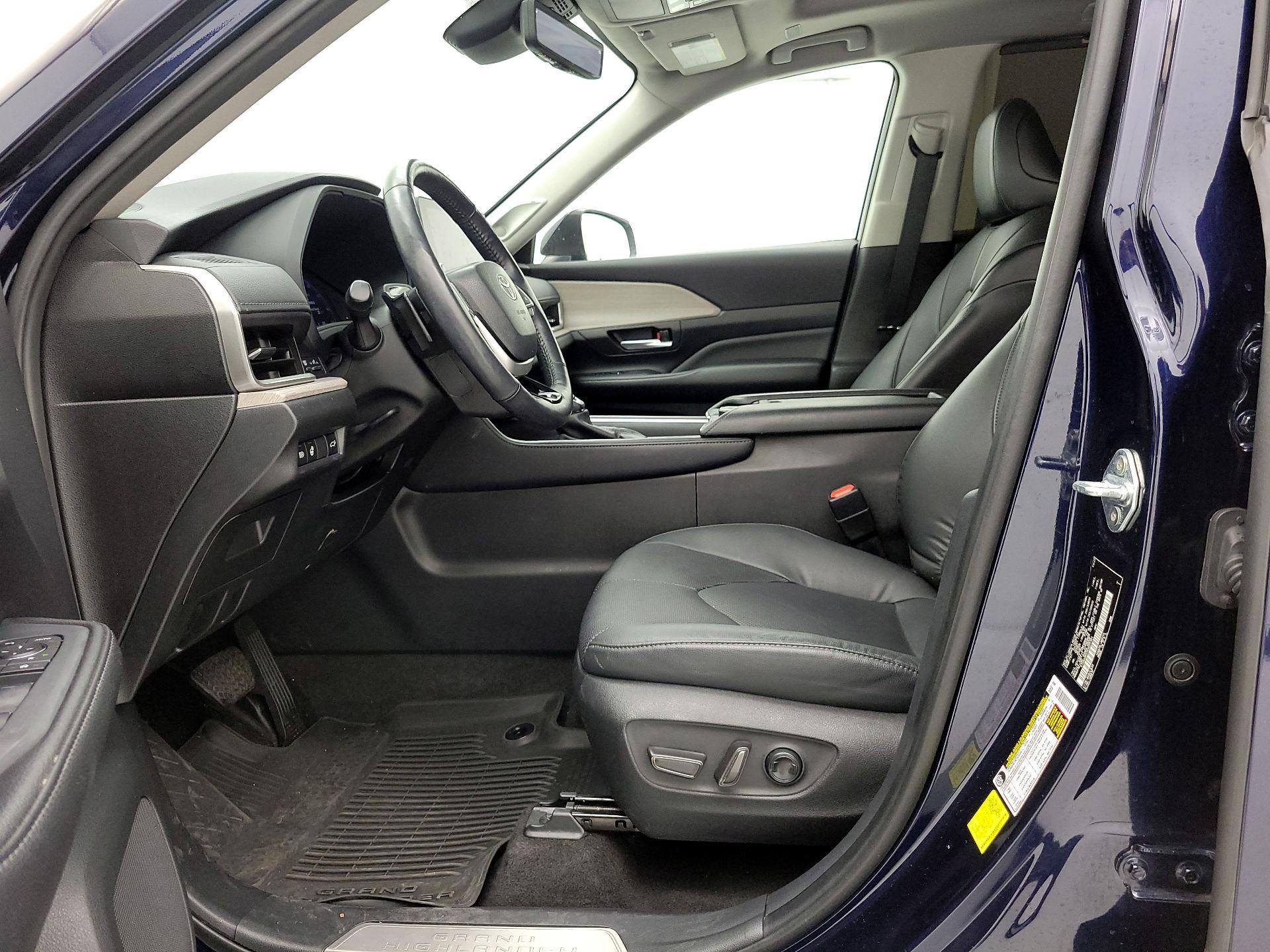 Thumbnail: 2024 Toyota Grand Highlander - 11