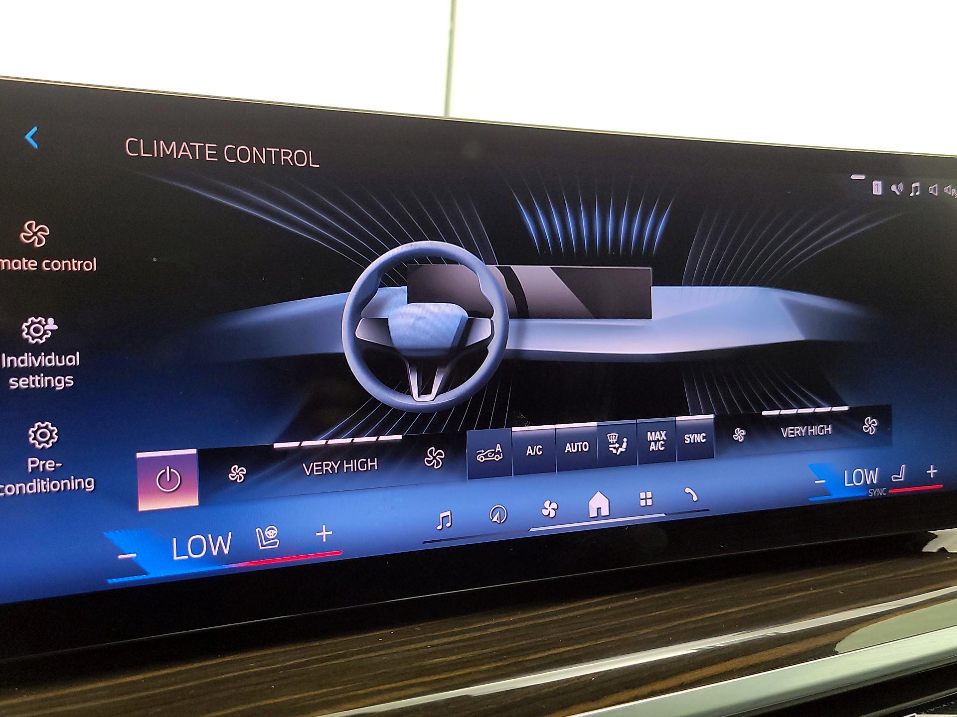 Thumbnail: 2025 BMW X5 - 17