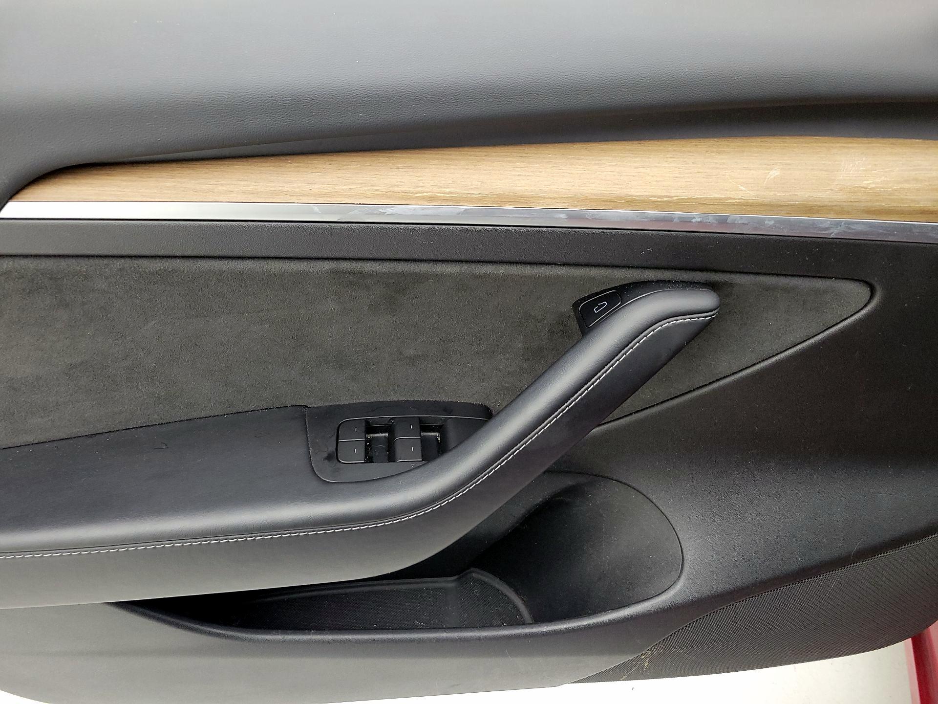 Thumbnail: 2021 Tesla Model 3 - 12