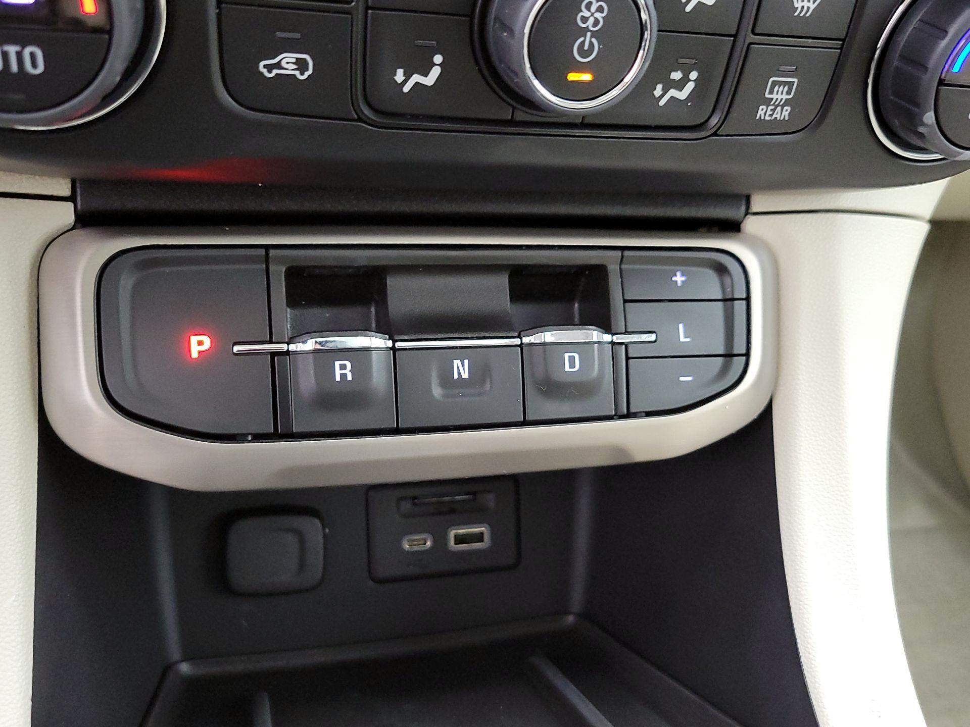 Thumbnail: 2022 GMC Acadia - 17