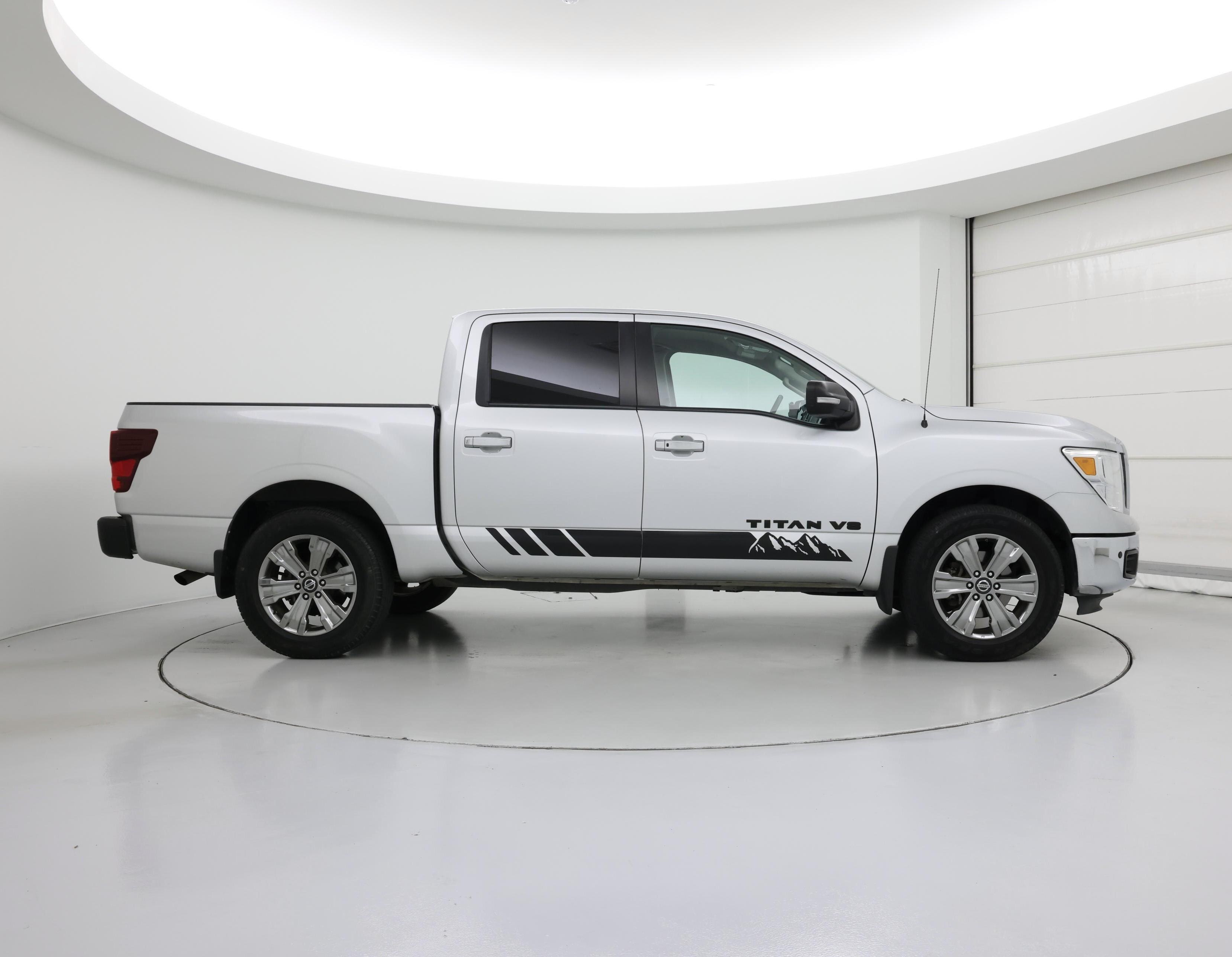 Thumbnail: 2018 Nissan Titan - 7