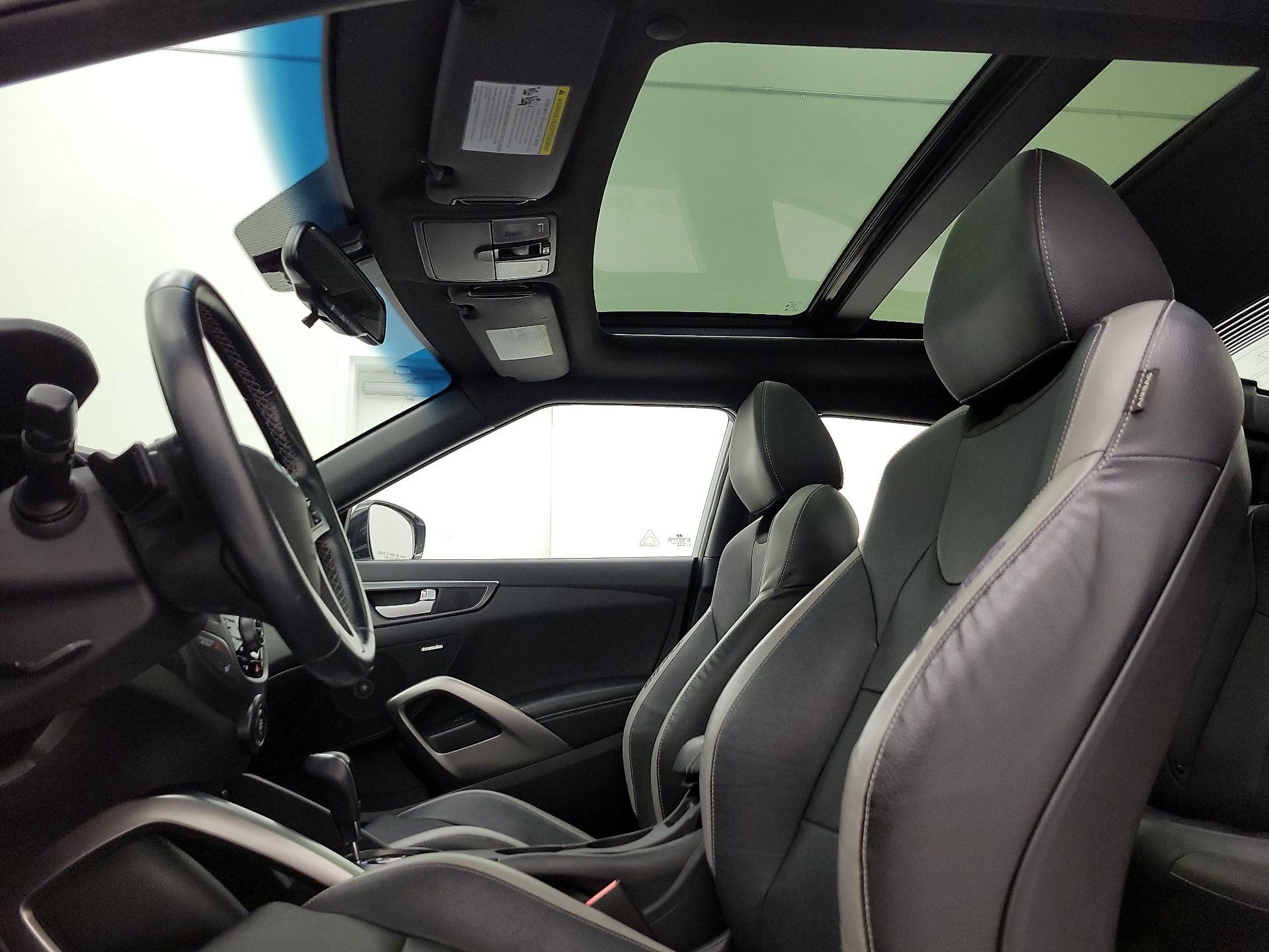 Thumbnail: 2016 Hyundai Veloster - 20