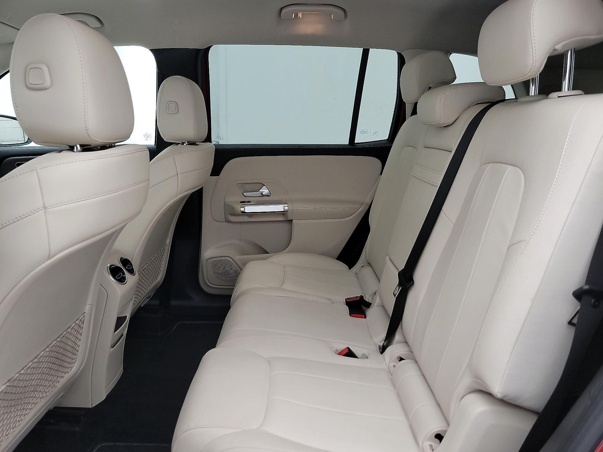 Thumbnail: 2021 Mercedes-Benz GLB - 19