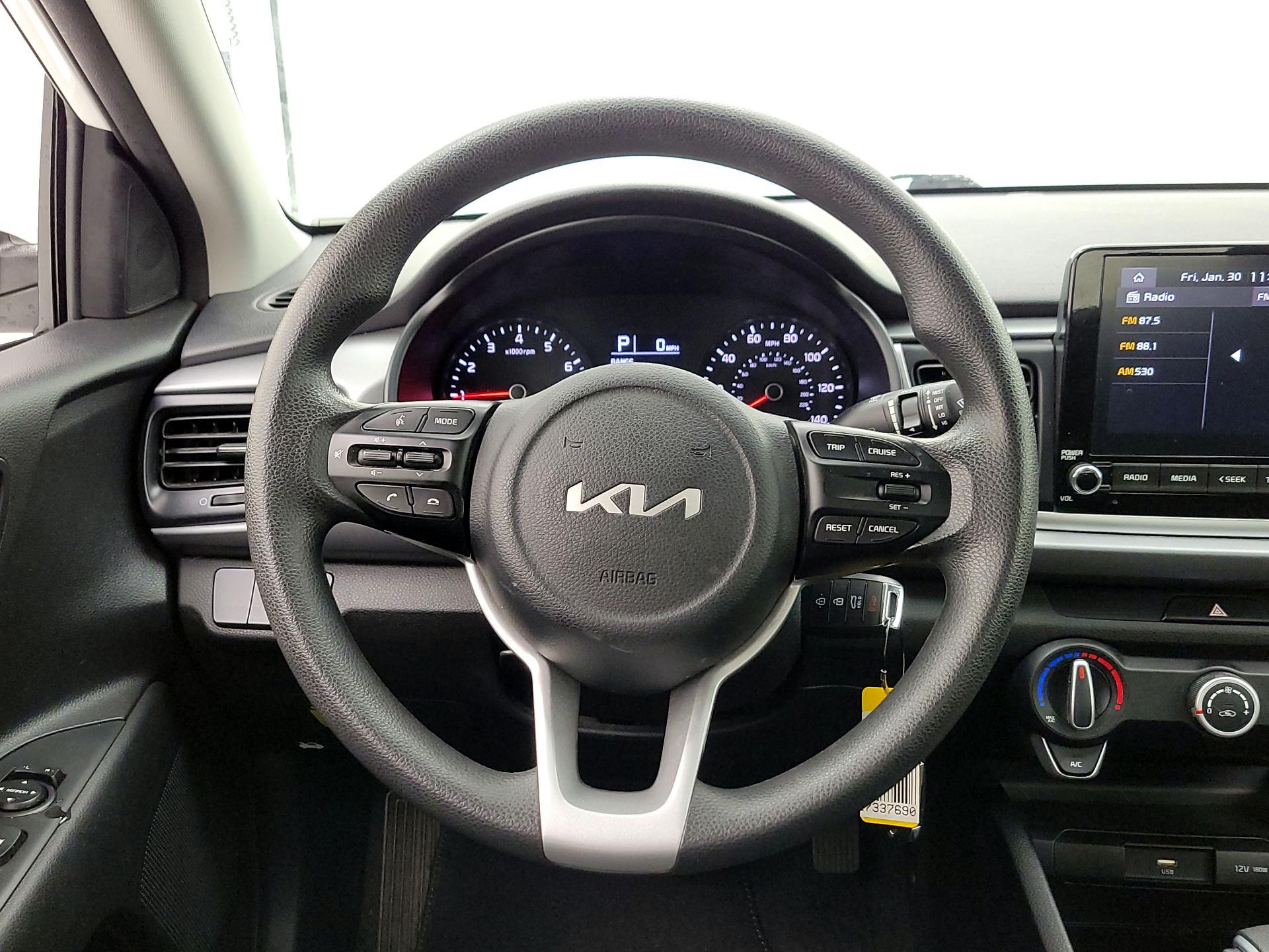 Thumbnail: 2022 Kia Rio - 10