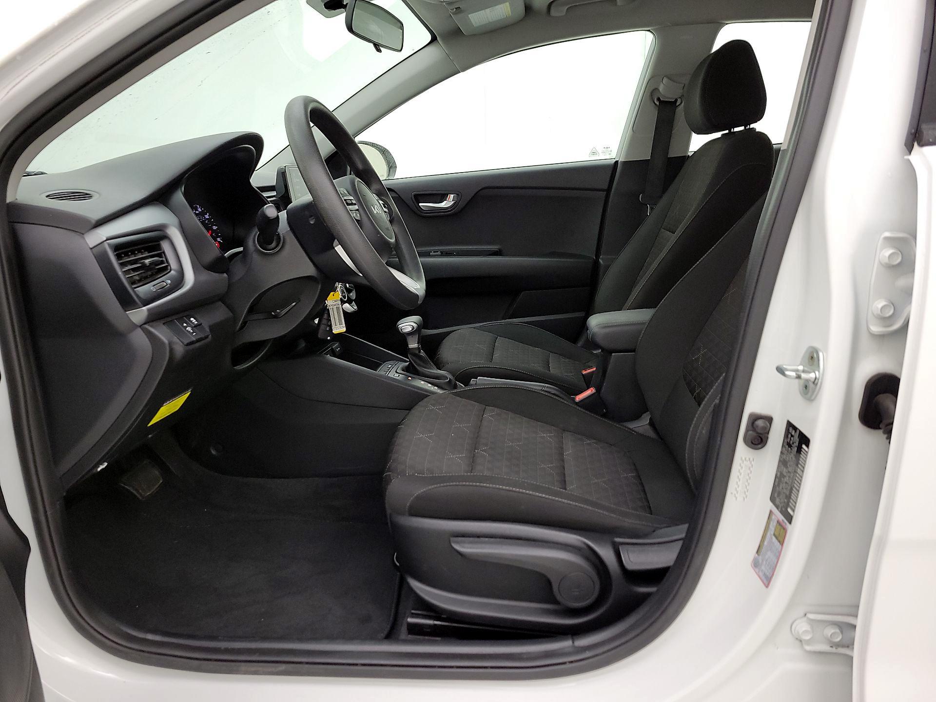 Thumbnail: 2022 Kia Rio - 11