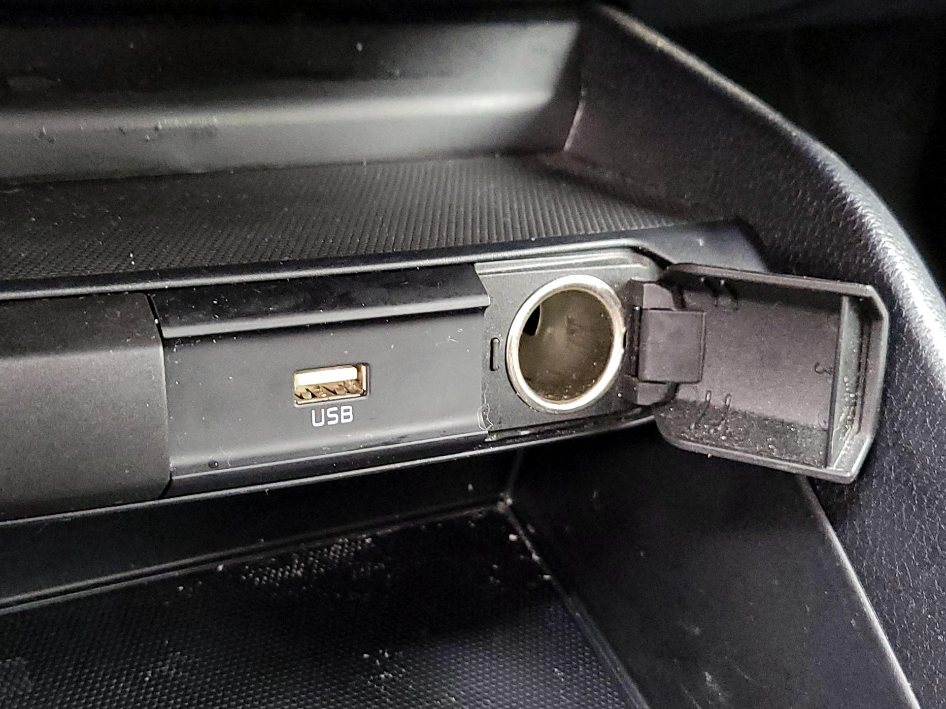 Thumbnail: 2022 Kia Rio - 18