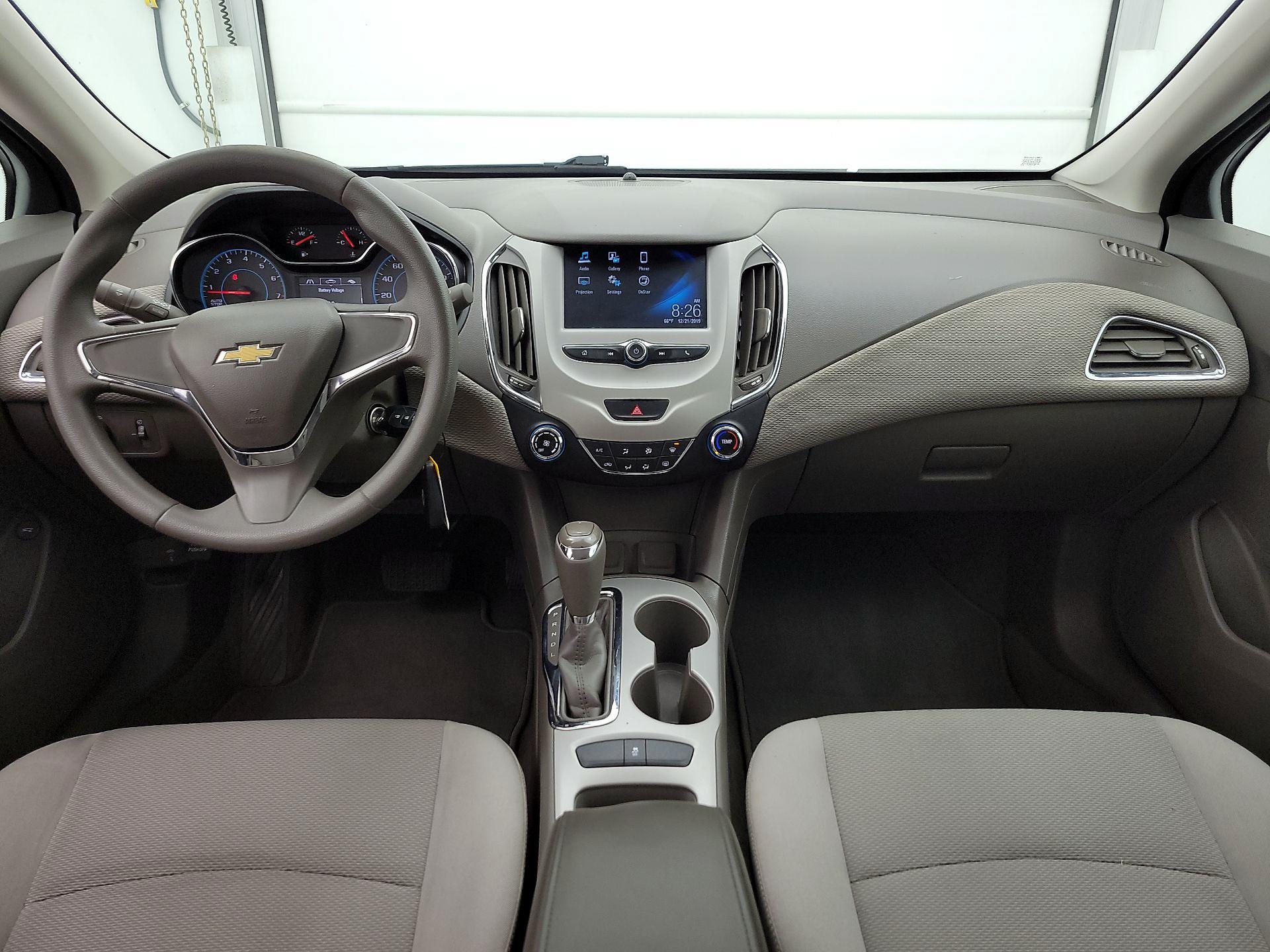 Thumbnail: 2018 Chevrolet Cruze - 9