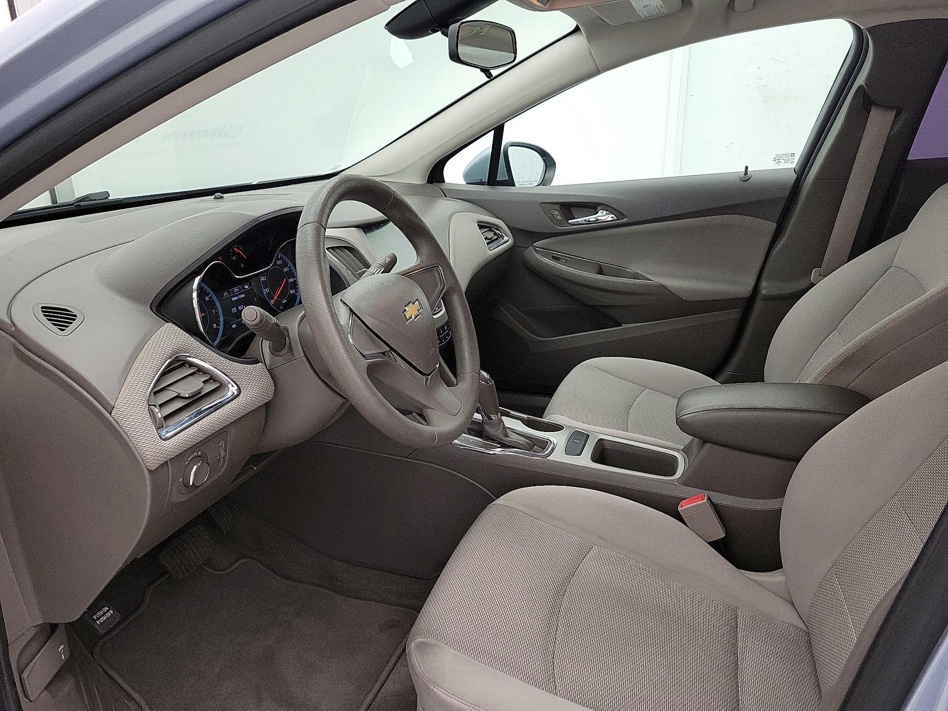 Thumbnail: 2018 Chevrolet Cruze - 11