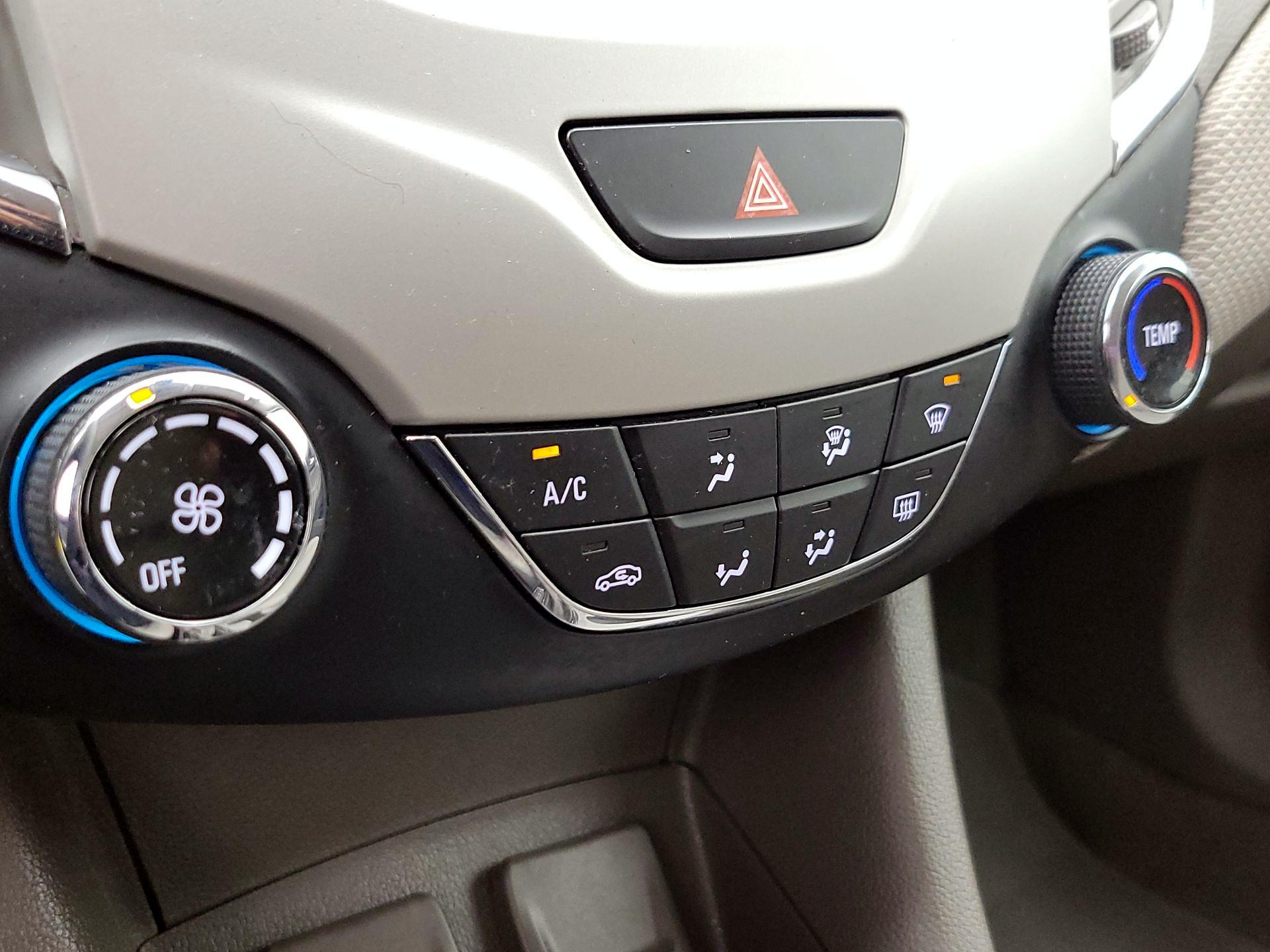 Thumbnail: 2018 Chevrolet Cruze - 16