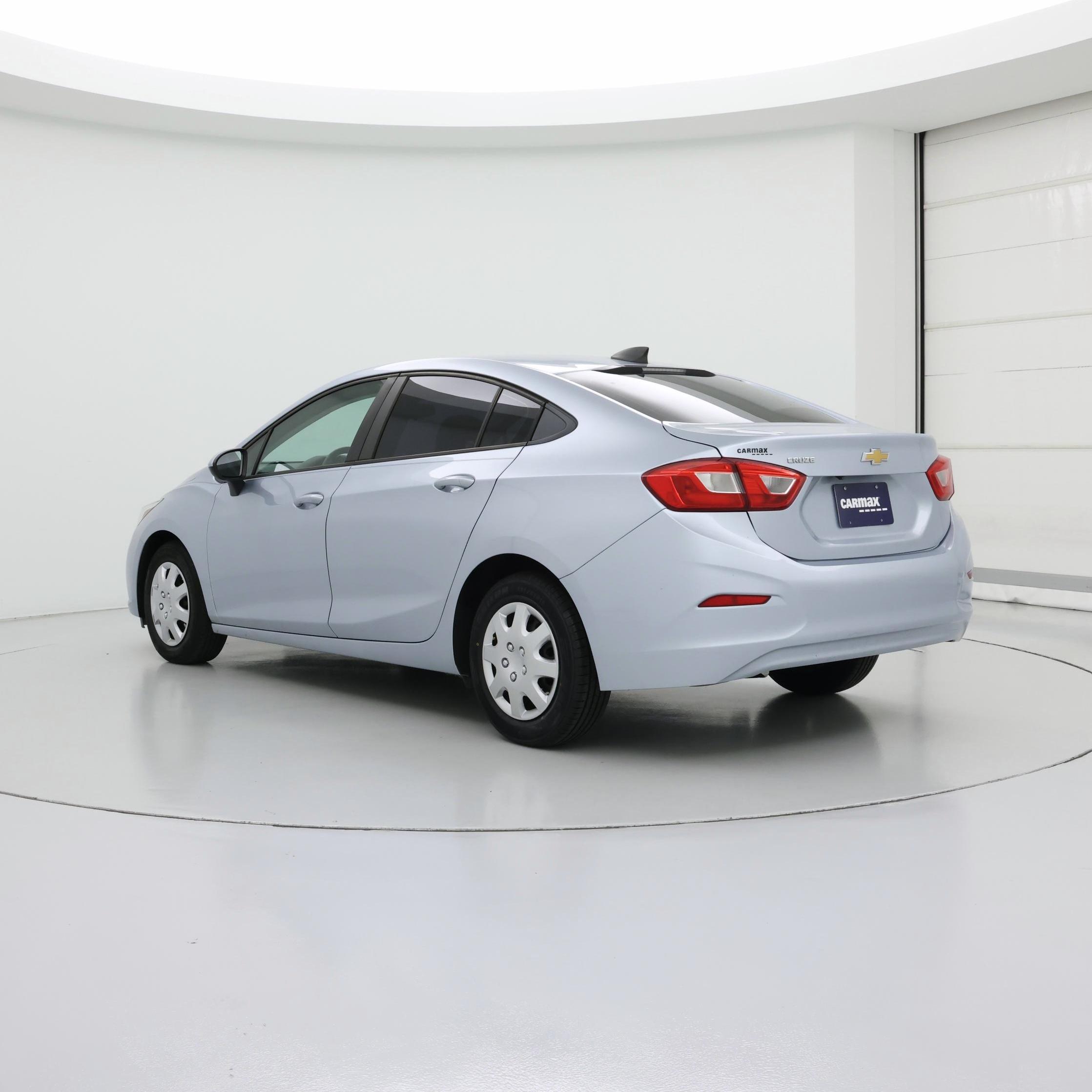 Thumbnail: 2018 Chevrolet Cruze - 2