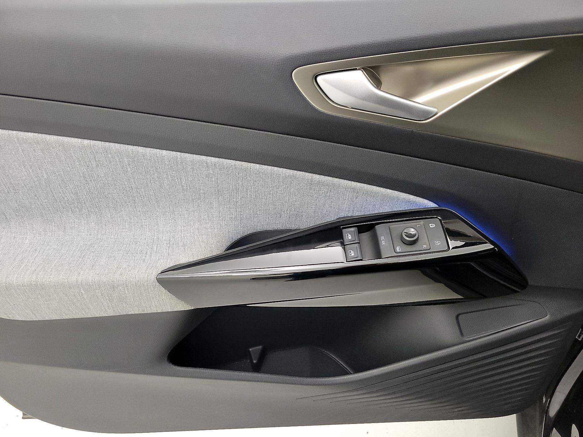 Thumbnail: 2023 Volkswagen ID.4 - 12