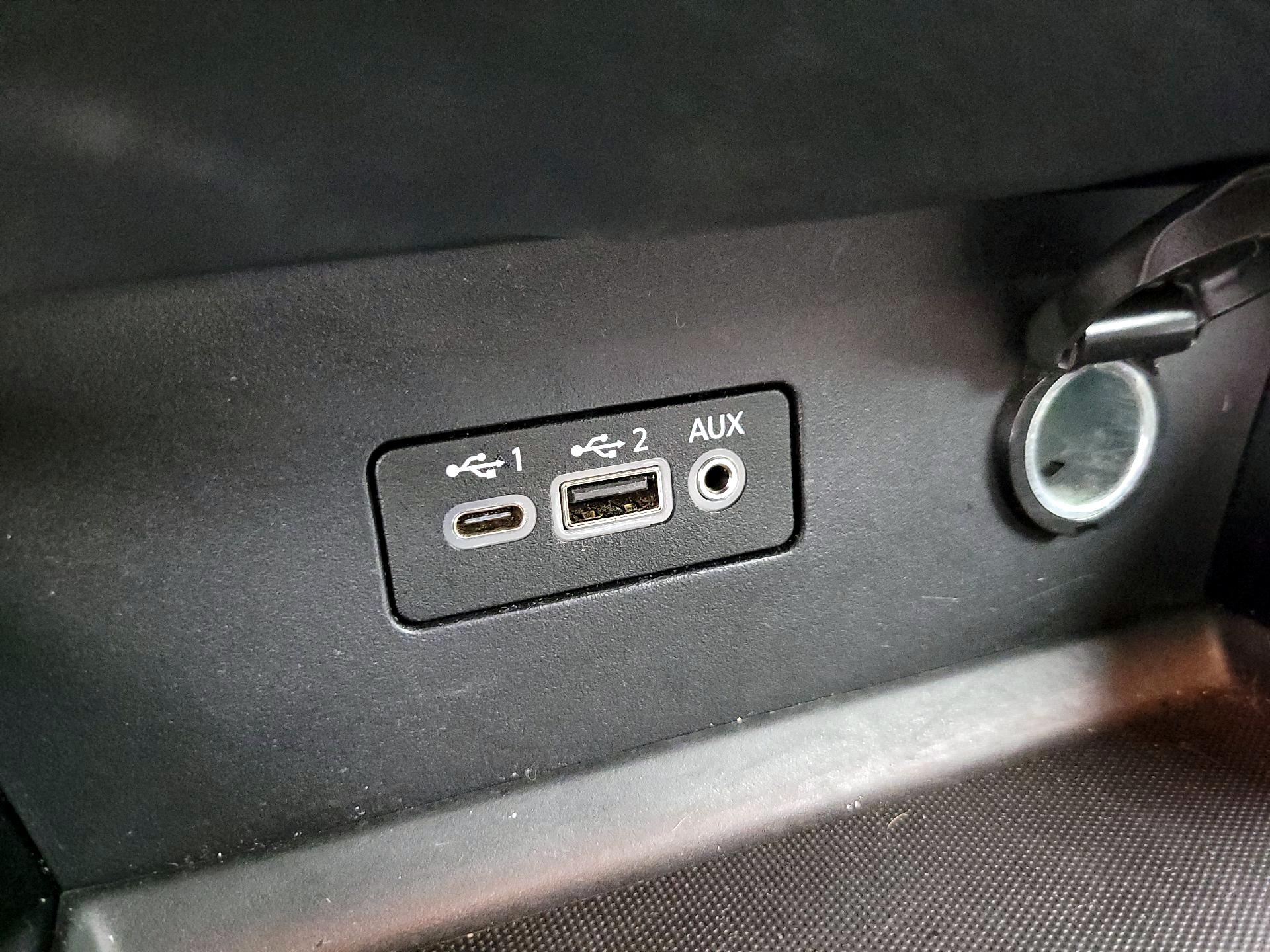 Thumbnail: 2020 Nissan Altima - 19