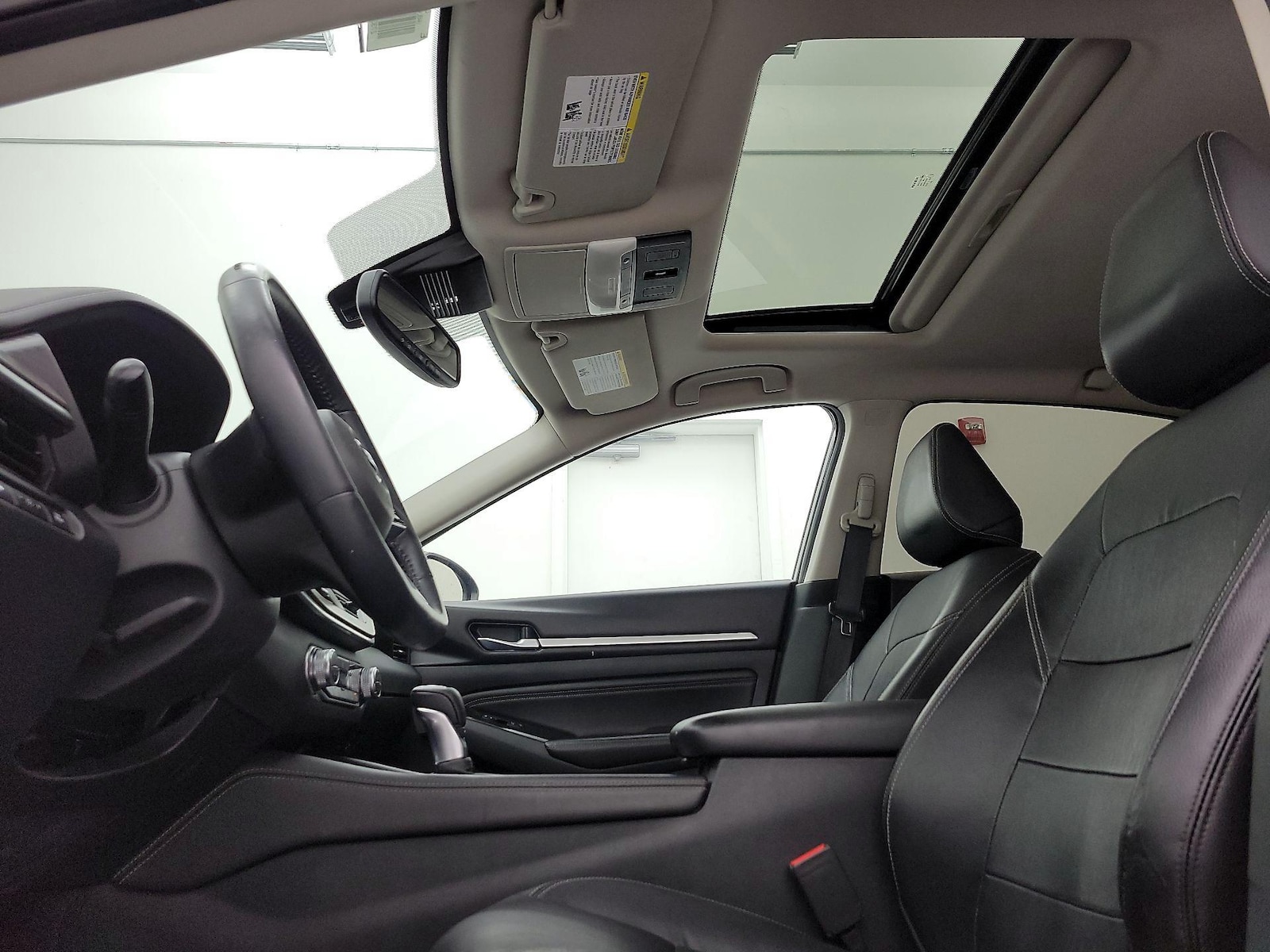 Sunroof(s) & Overhead Airbags